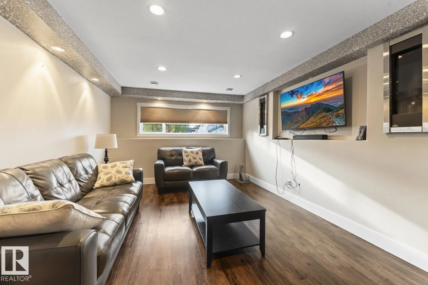 708 GROUSE Close