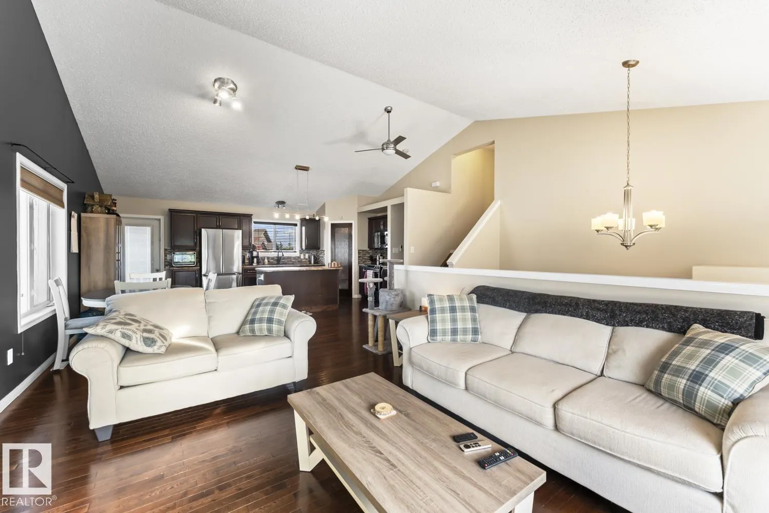 708 GROUSE Close