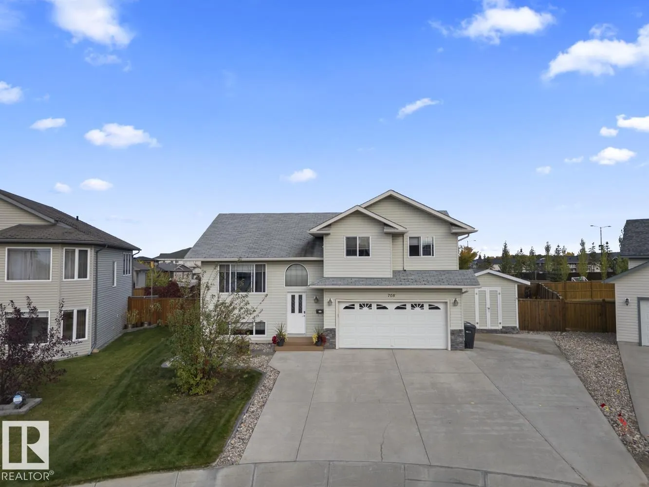 708 GROUSE Close