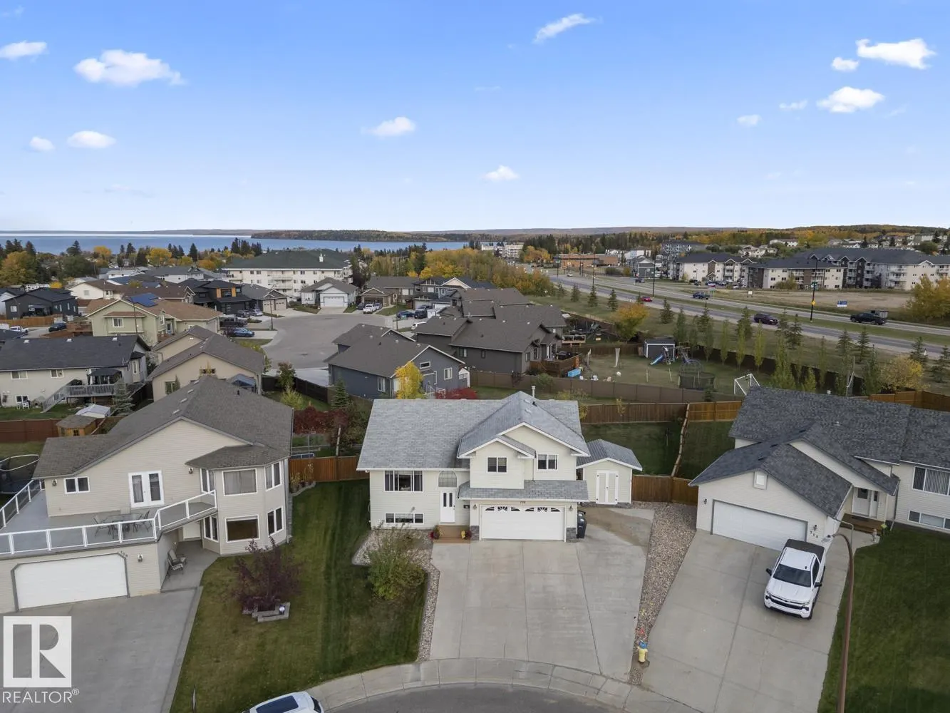 708 GROUSE Close
