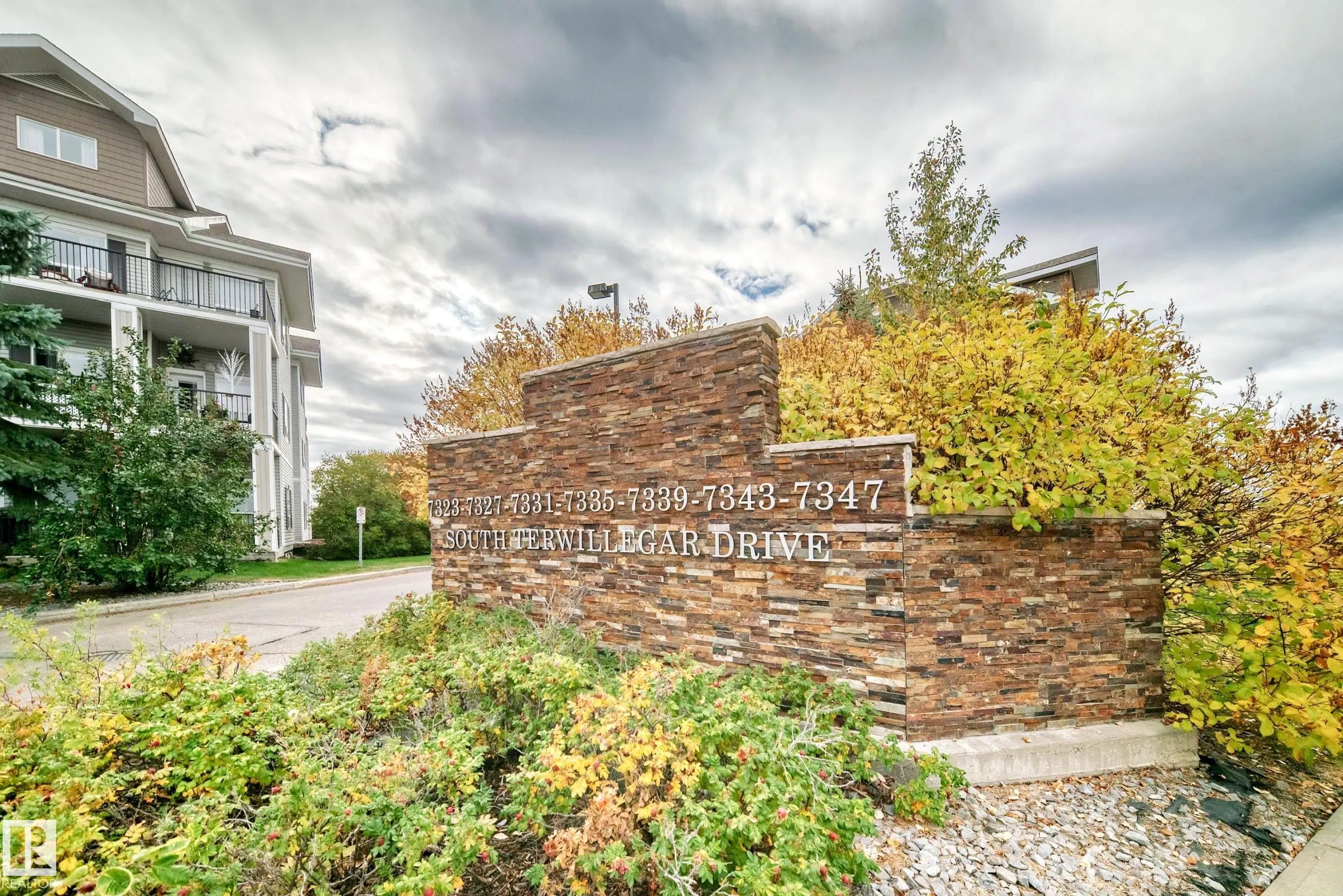 7339 SOUTH TERWILLEGAR DR NW