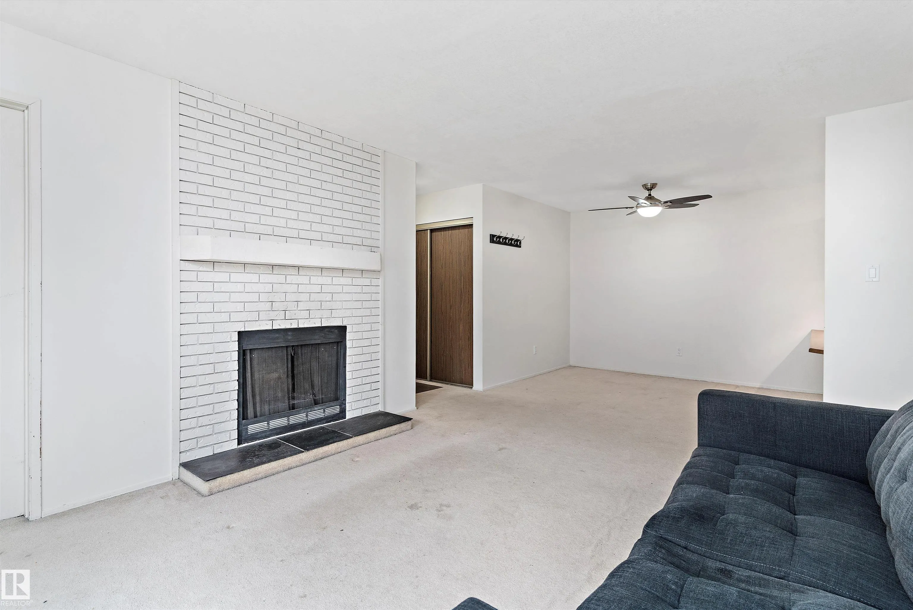32 ALPINE Place