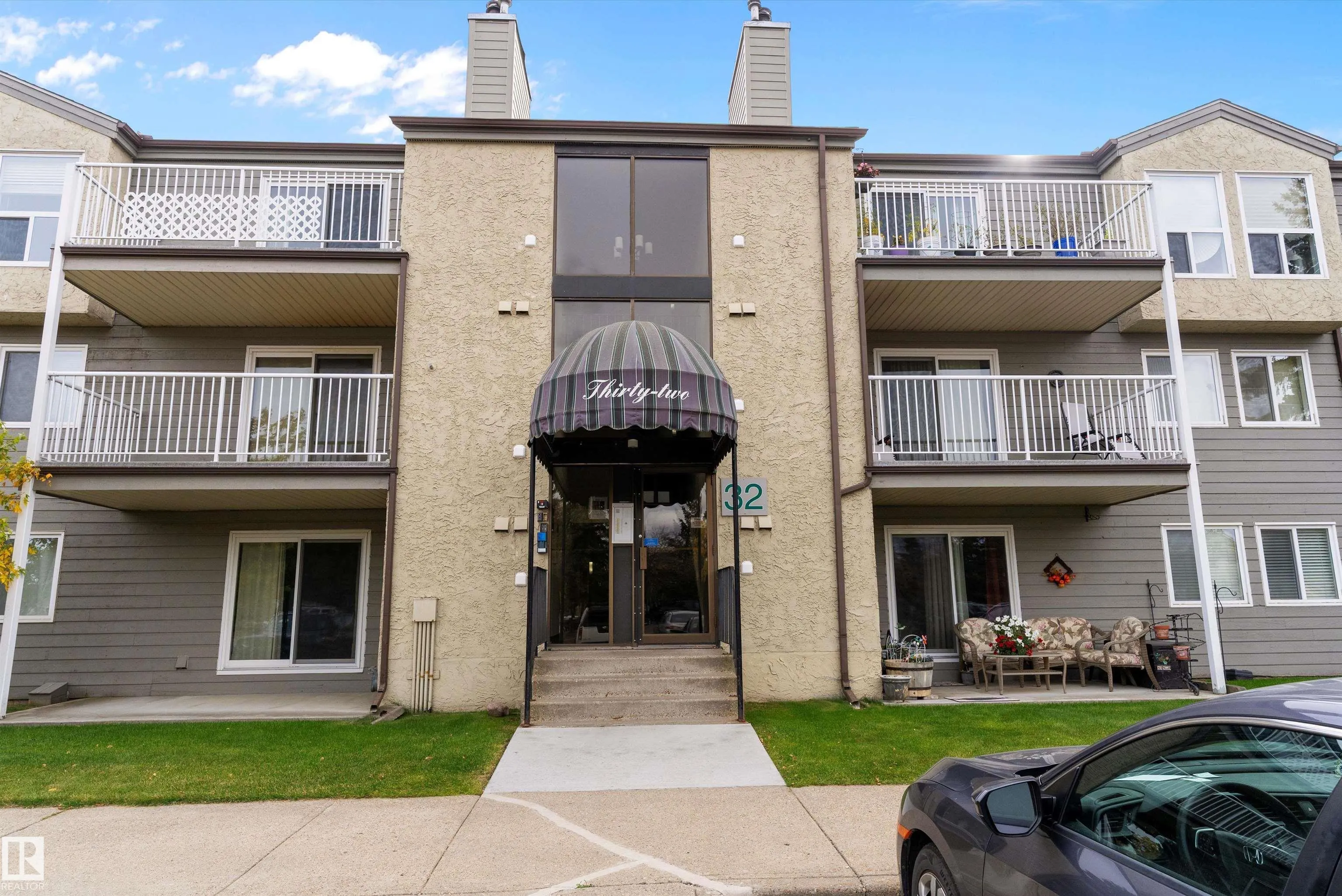 32 ALPINE Place