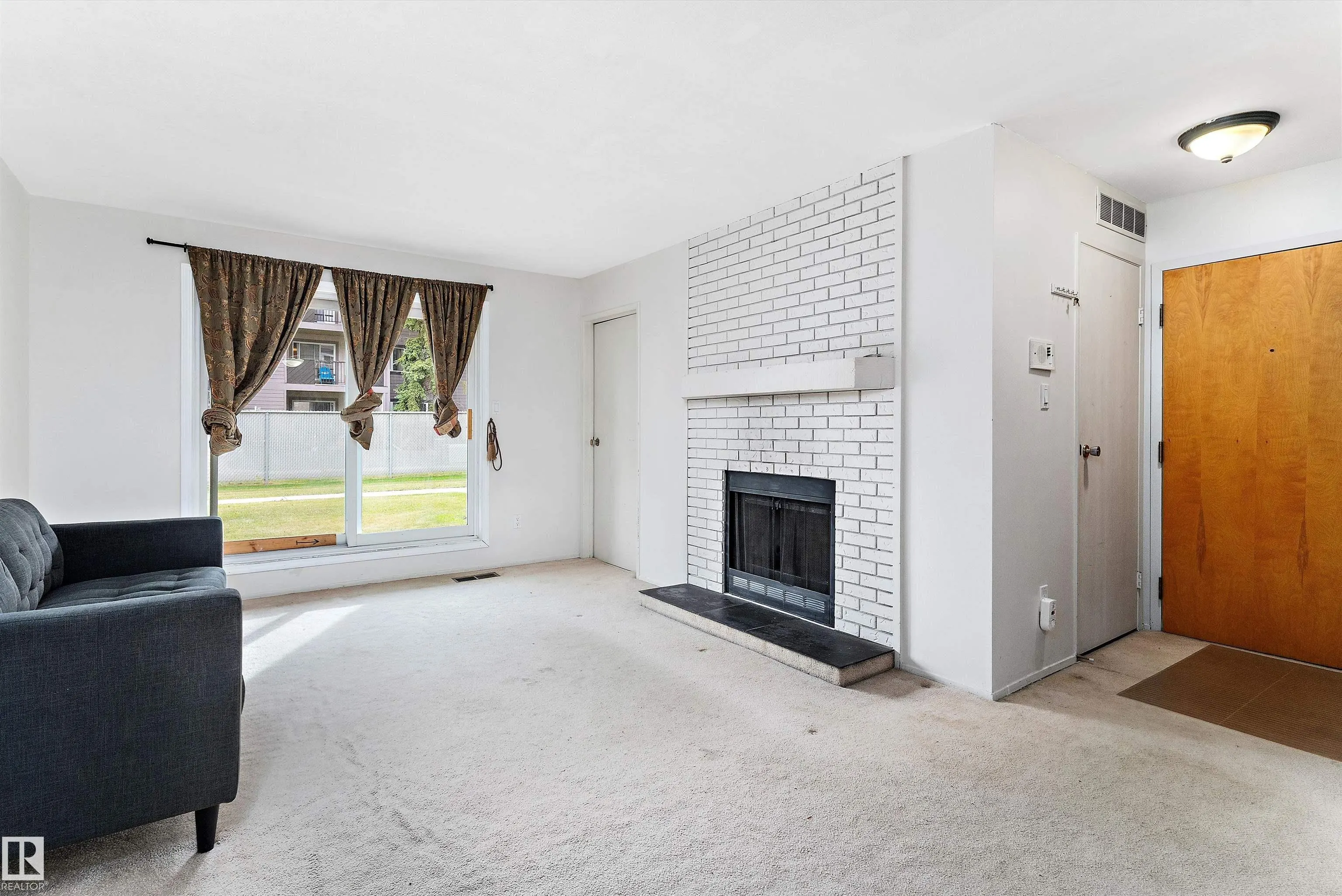 32 ALPINE Place