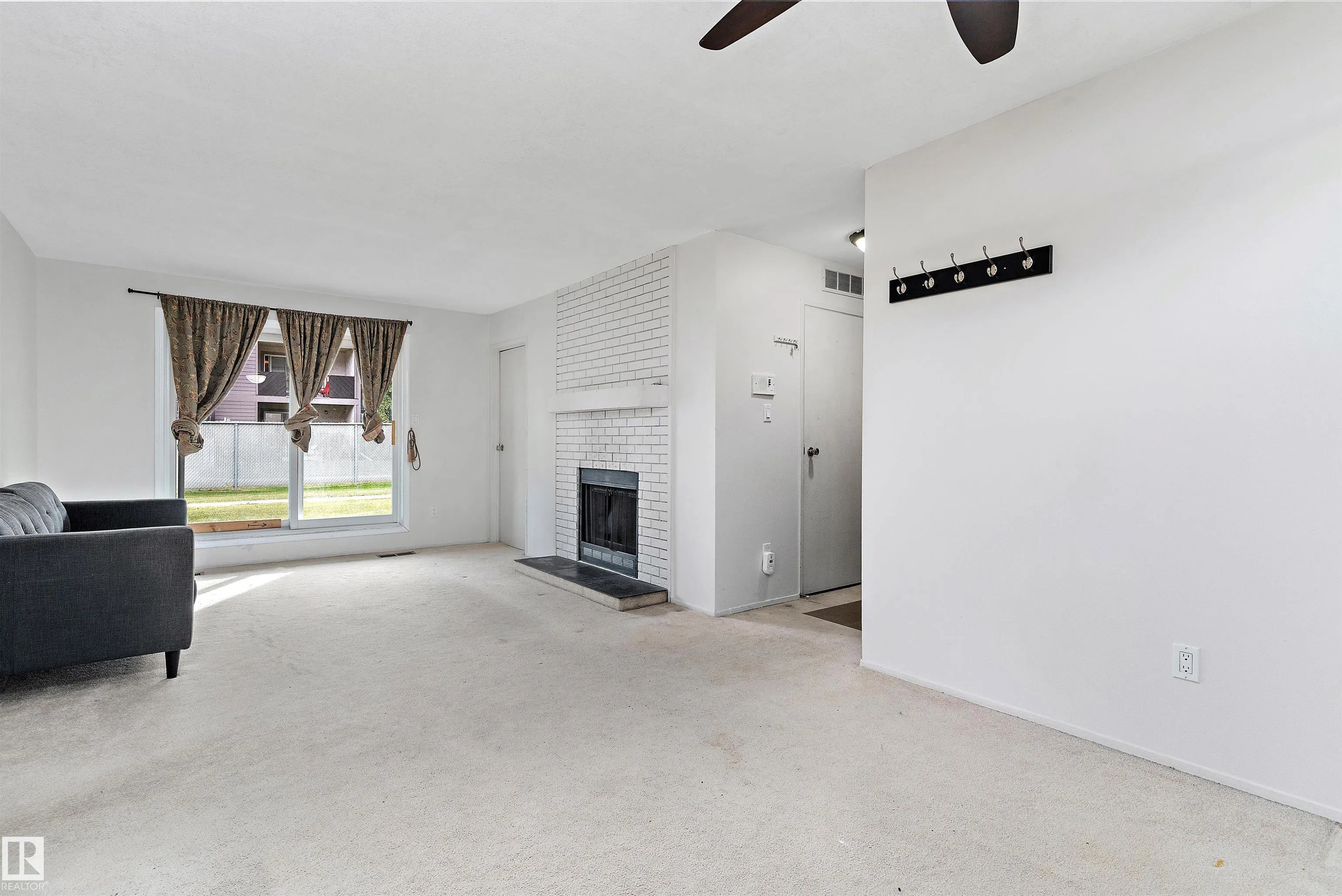 32 ALPINE Place