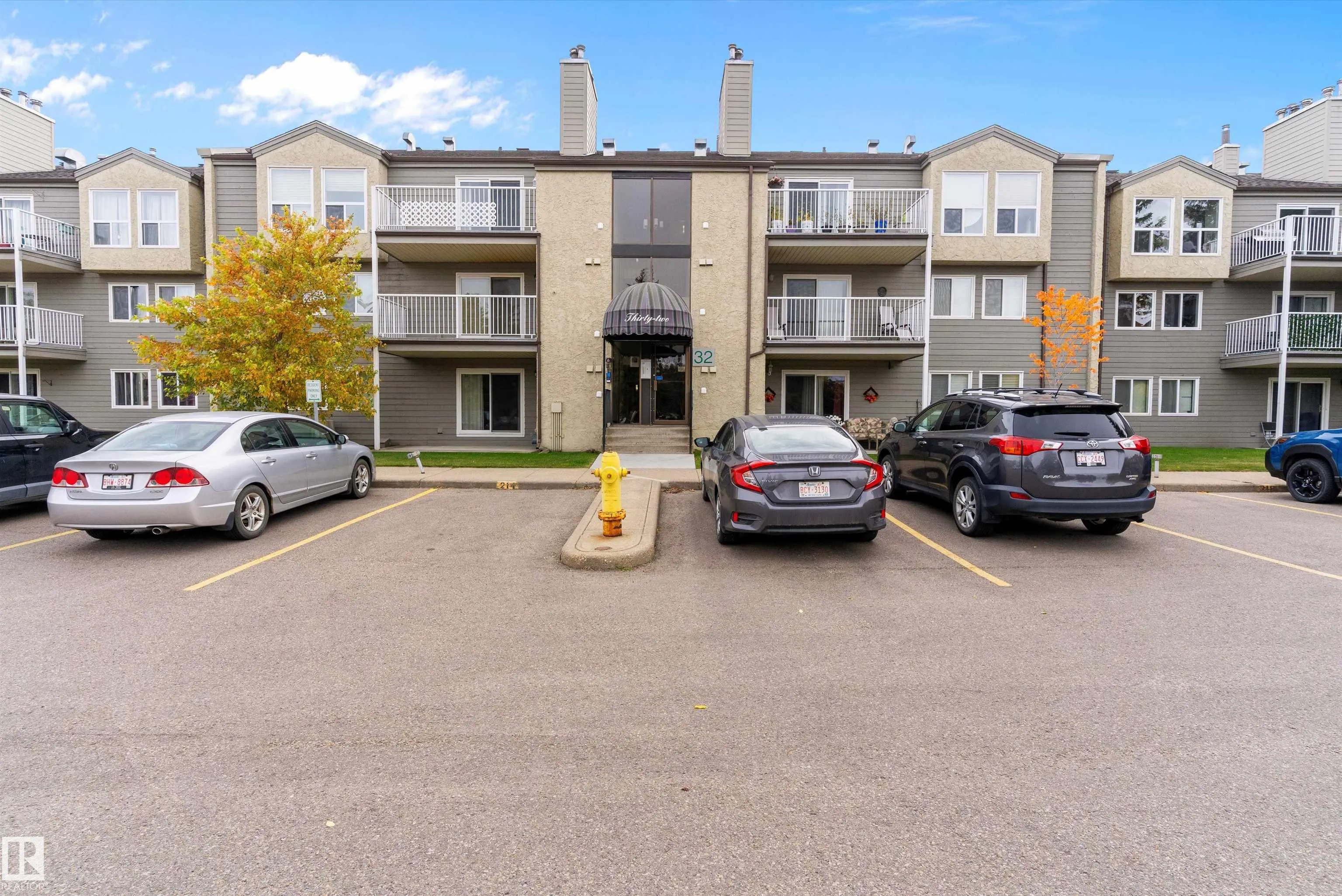 32 ALPINE Place