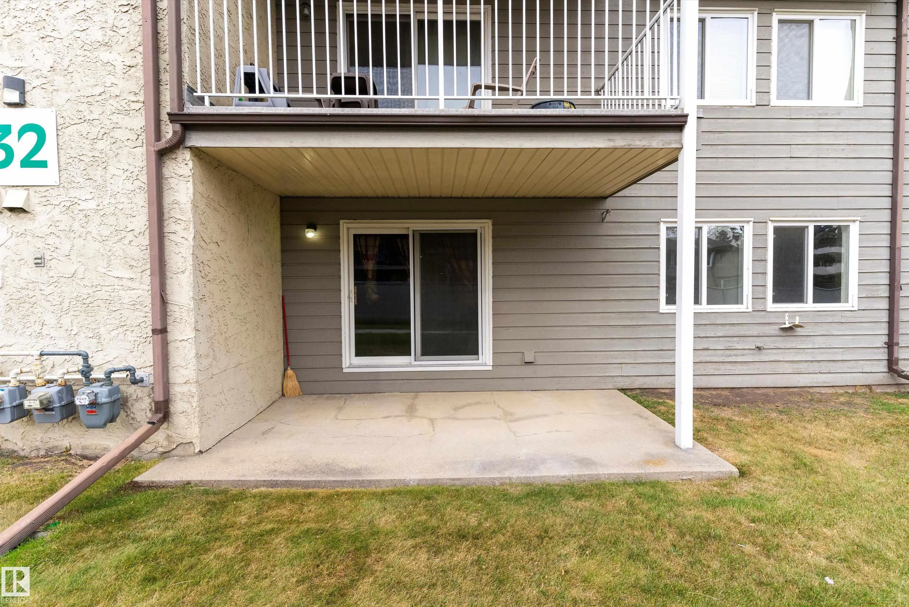 32 ALPINE Place