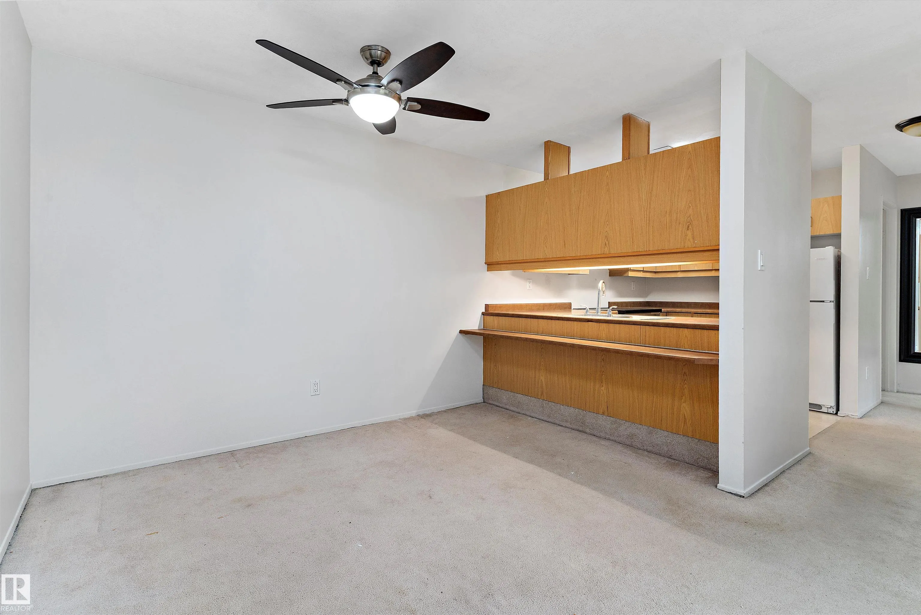 32 ALPINE Place