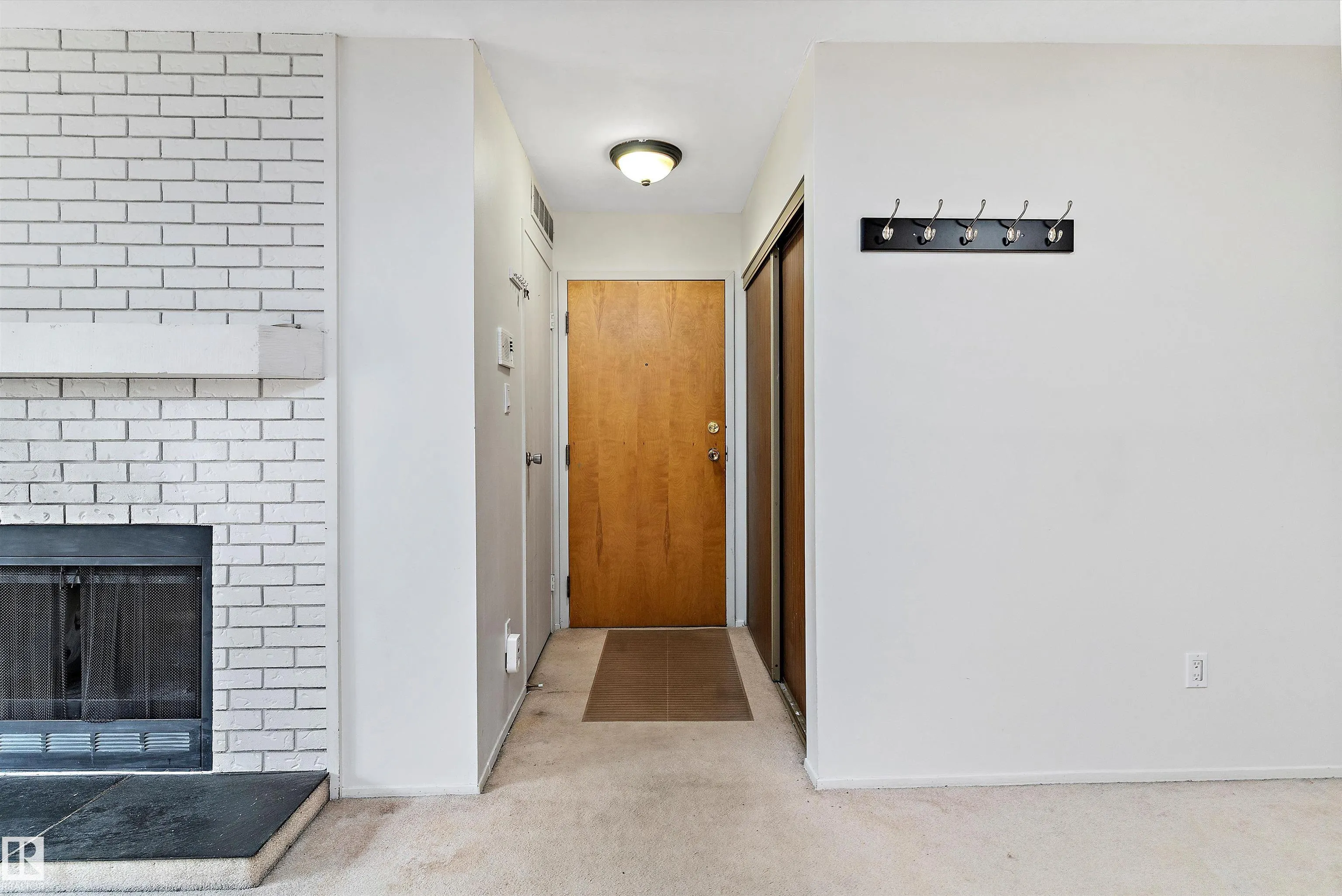 32 ALPINE Place