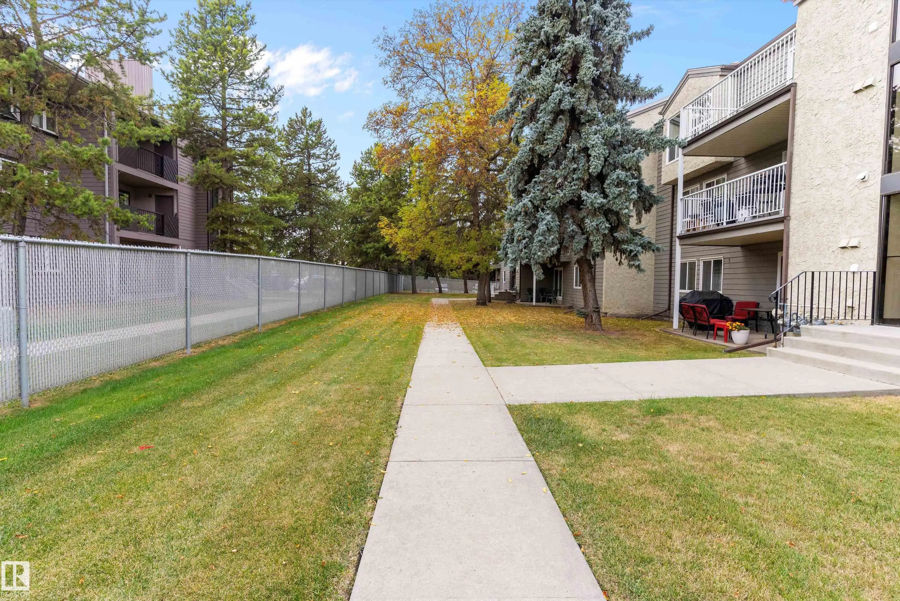 32 ALPINE Place