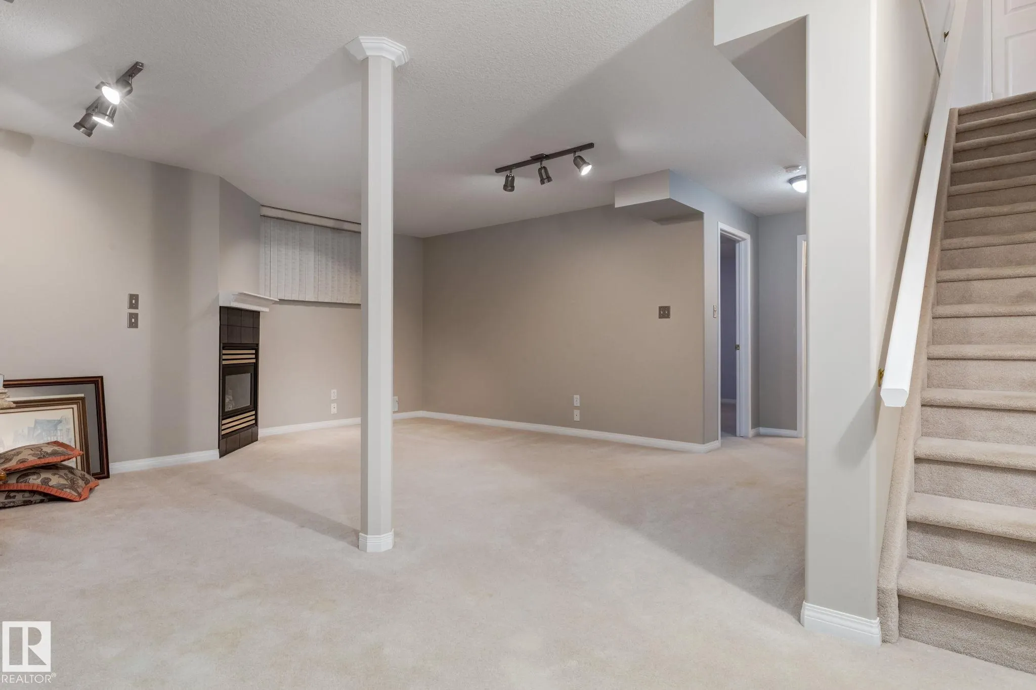 201 BOTHWELL Drive