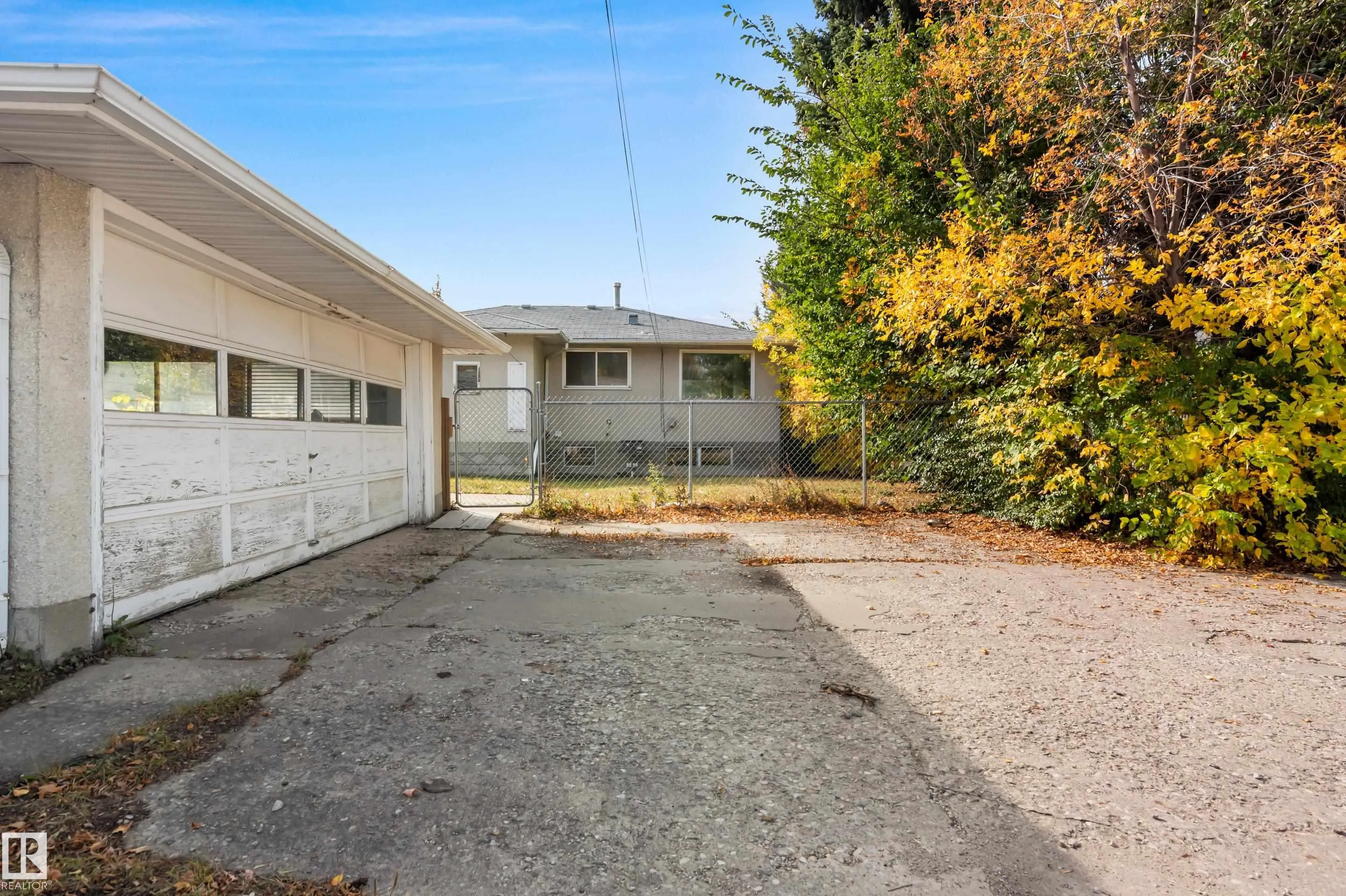 8736 66 Avenue