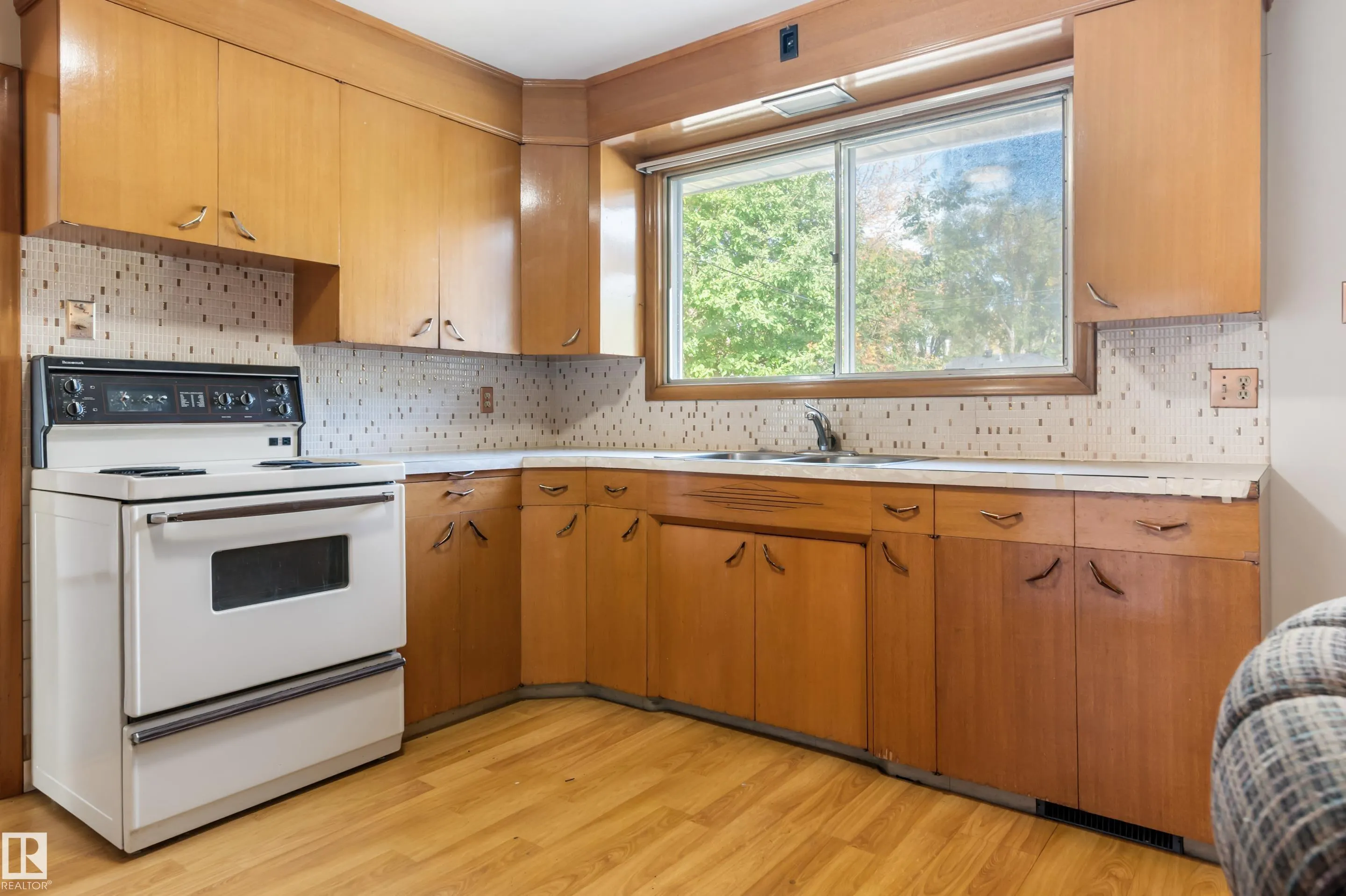 8736 66 Avenue