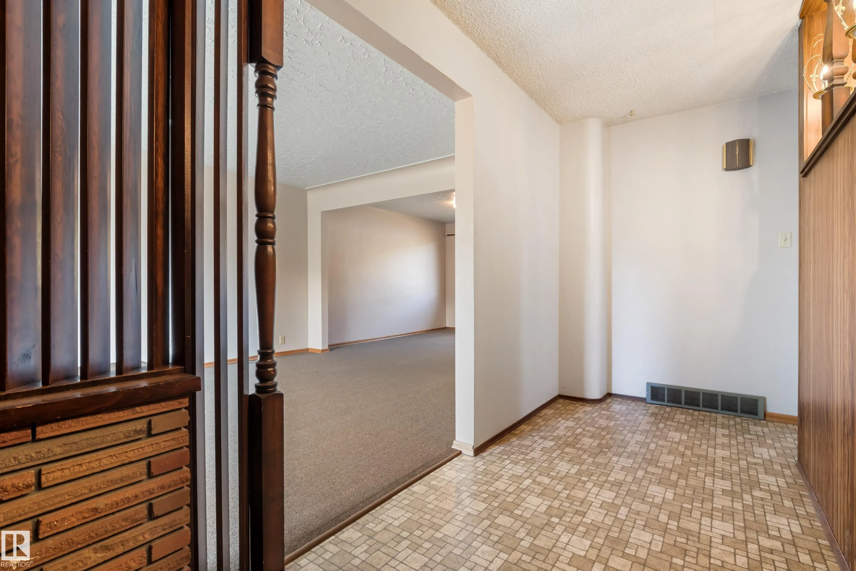 8736 66 Avenue