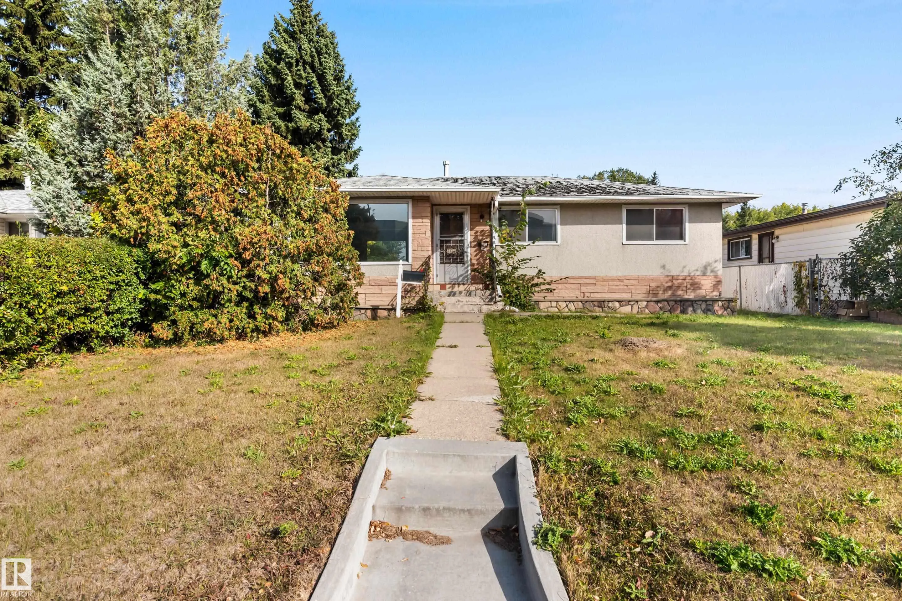 8736 66 Avenue