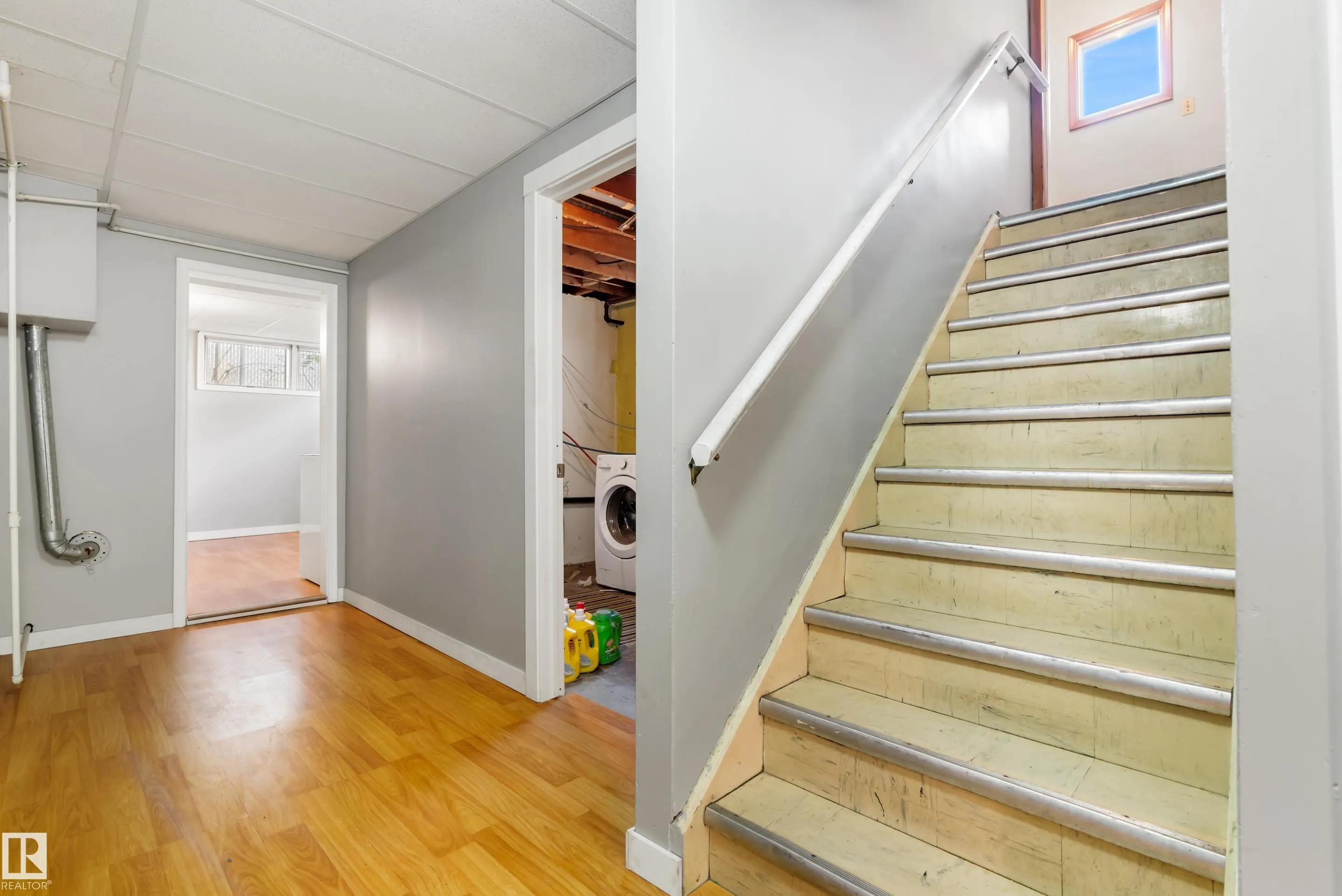 8736 66 Avenue