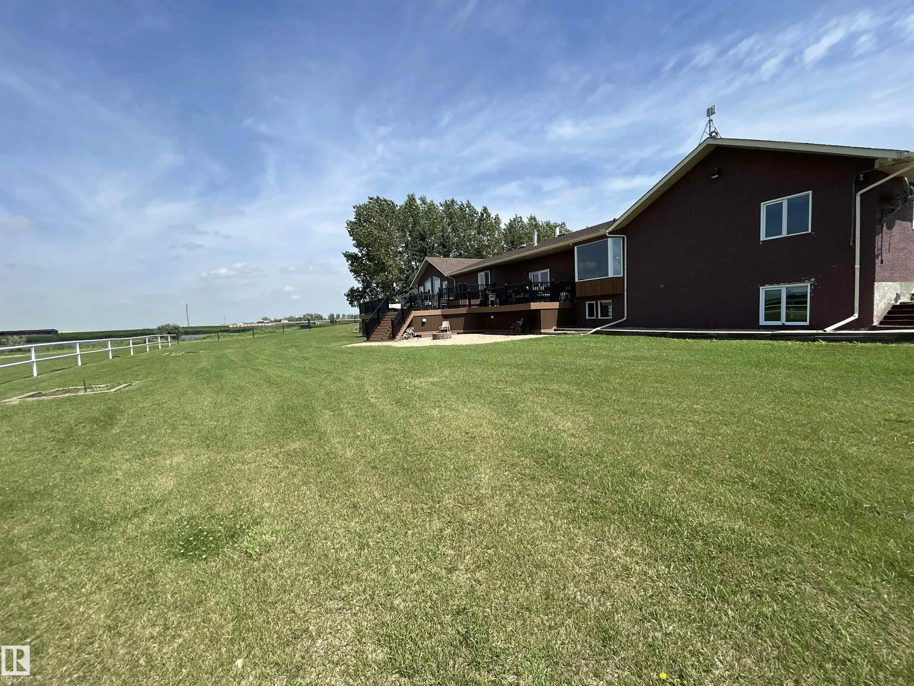 241064 Range Road 263