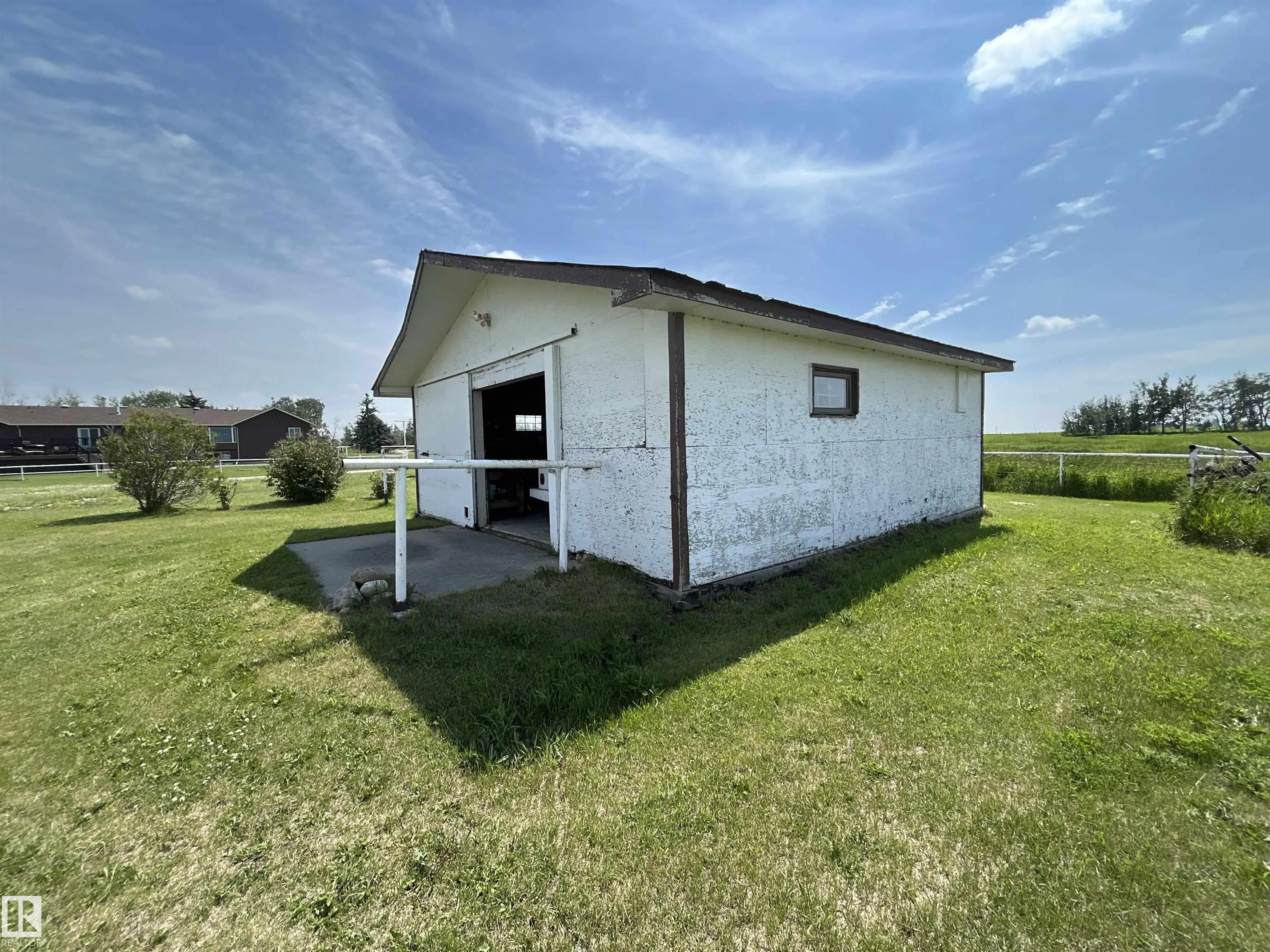 241064 Range Road 263