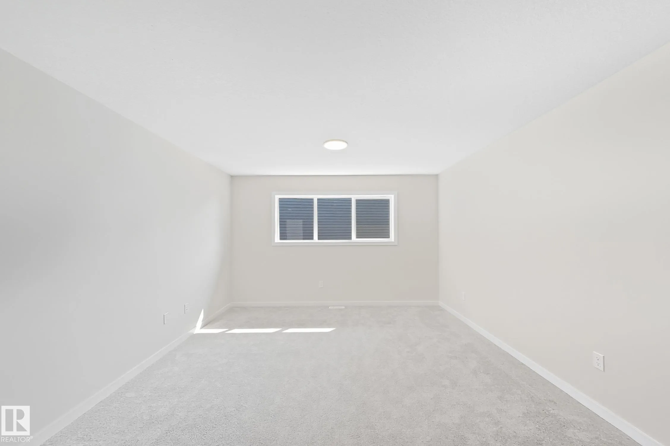 4856 HAWTHRON Bend