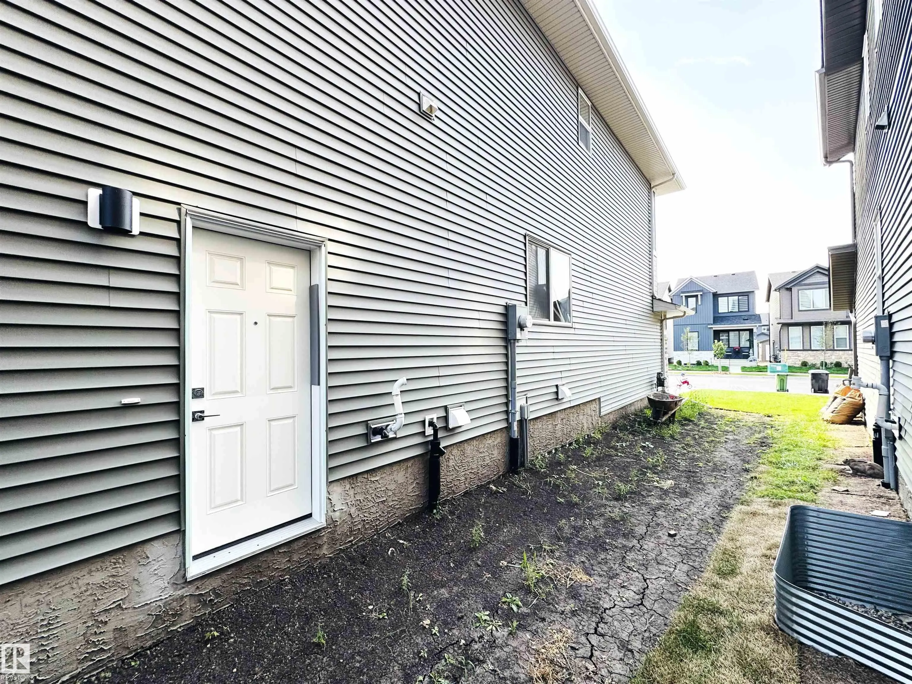 4856 HAWTHRON Bend