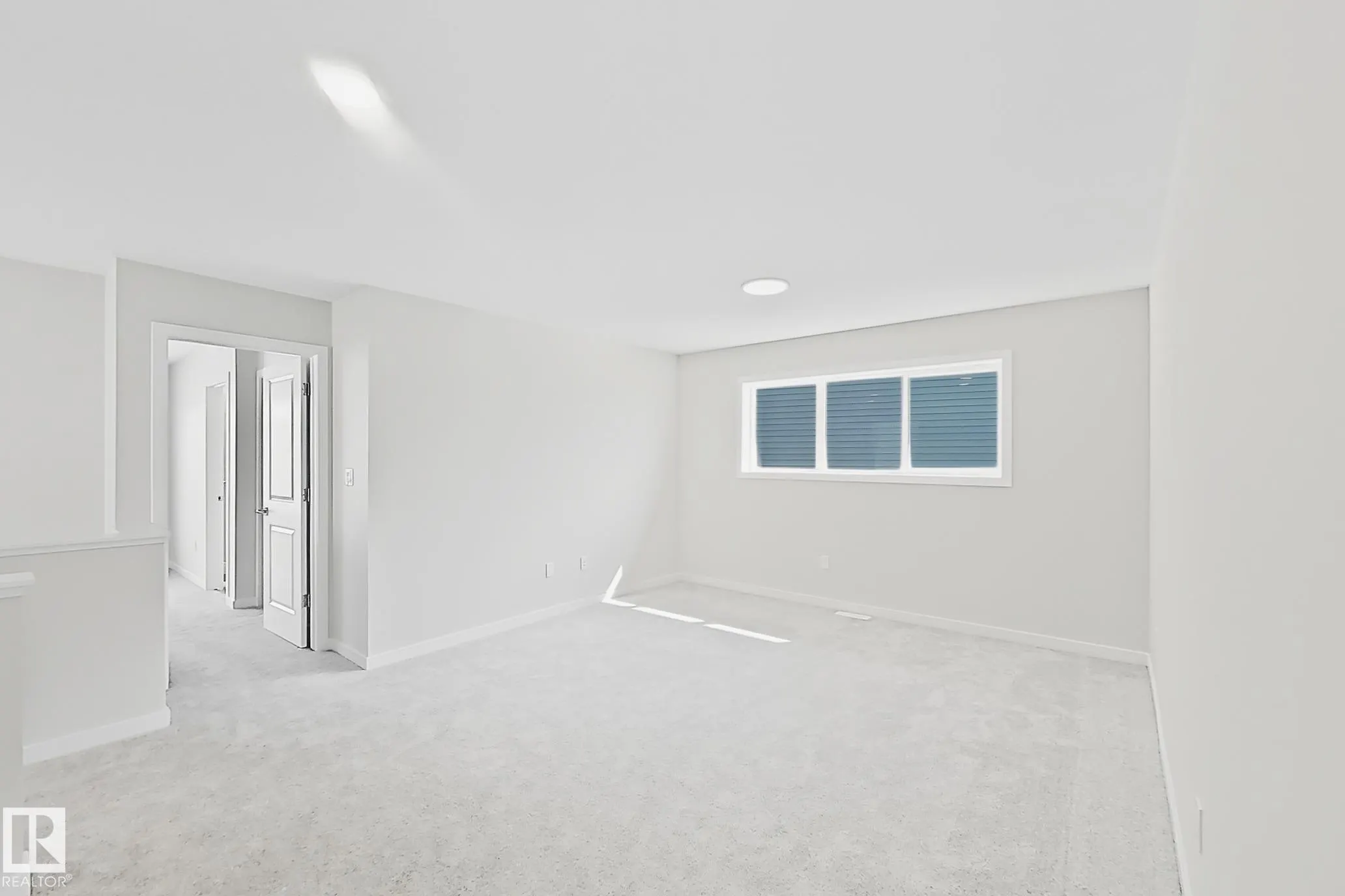 4856 HAWTHRON Bend