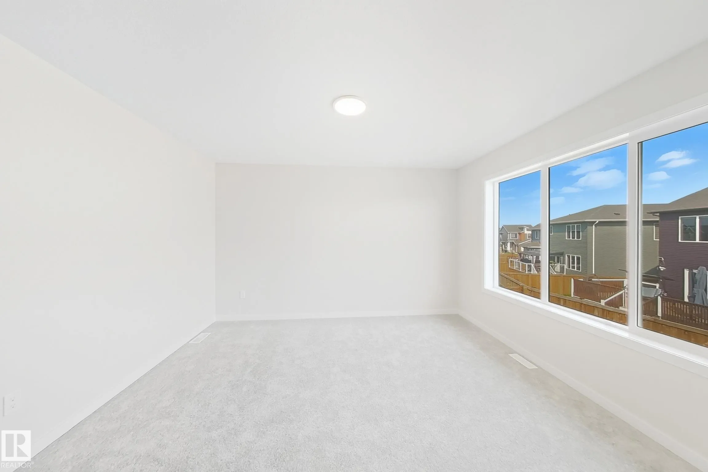 4856 HAWTHRON Bend