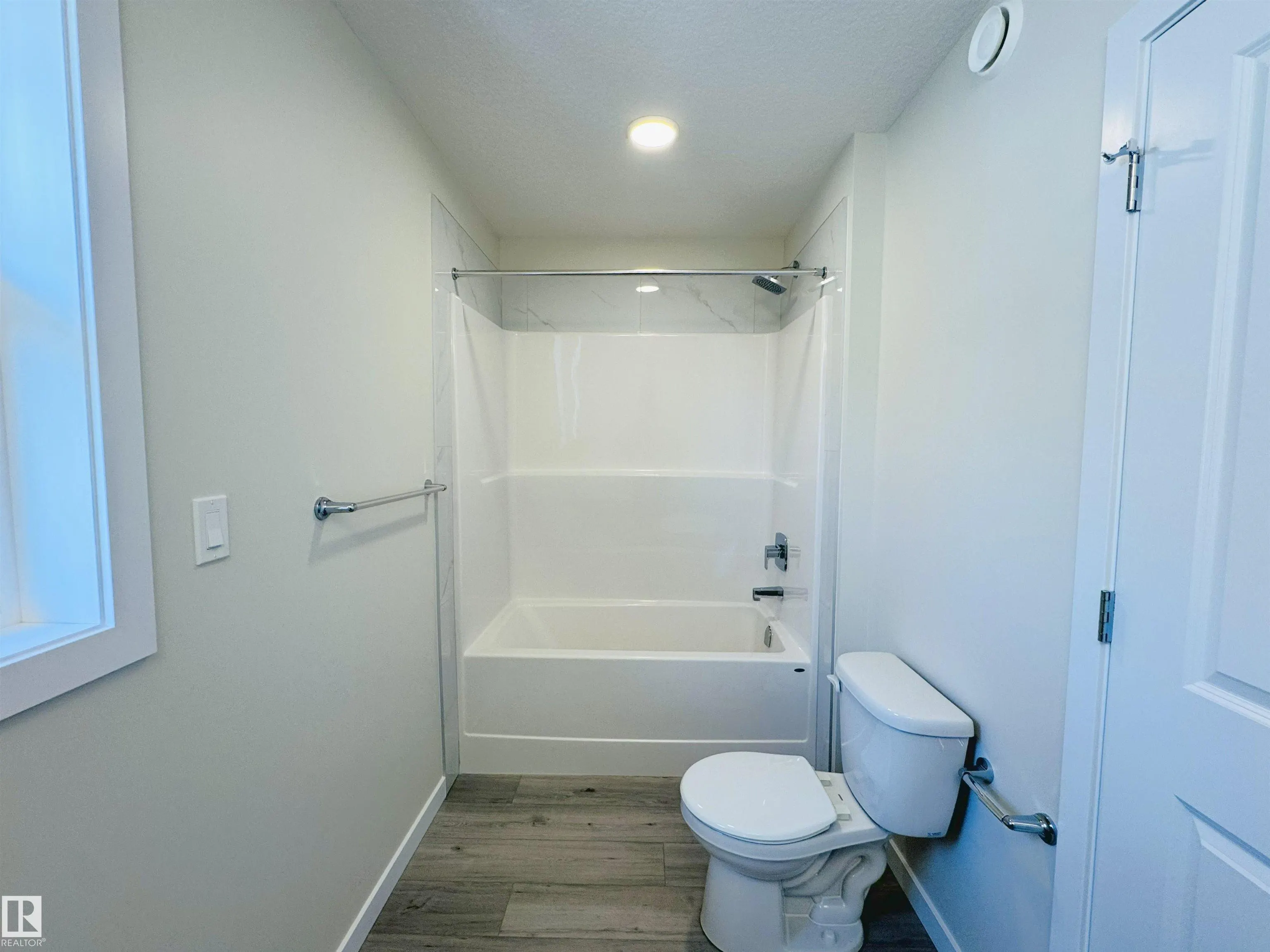 4856 HAWTHRON Bend