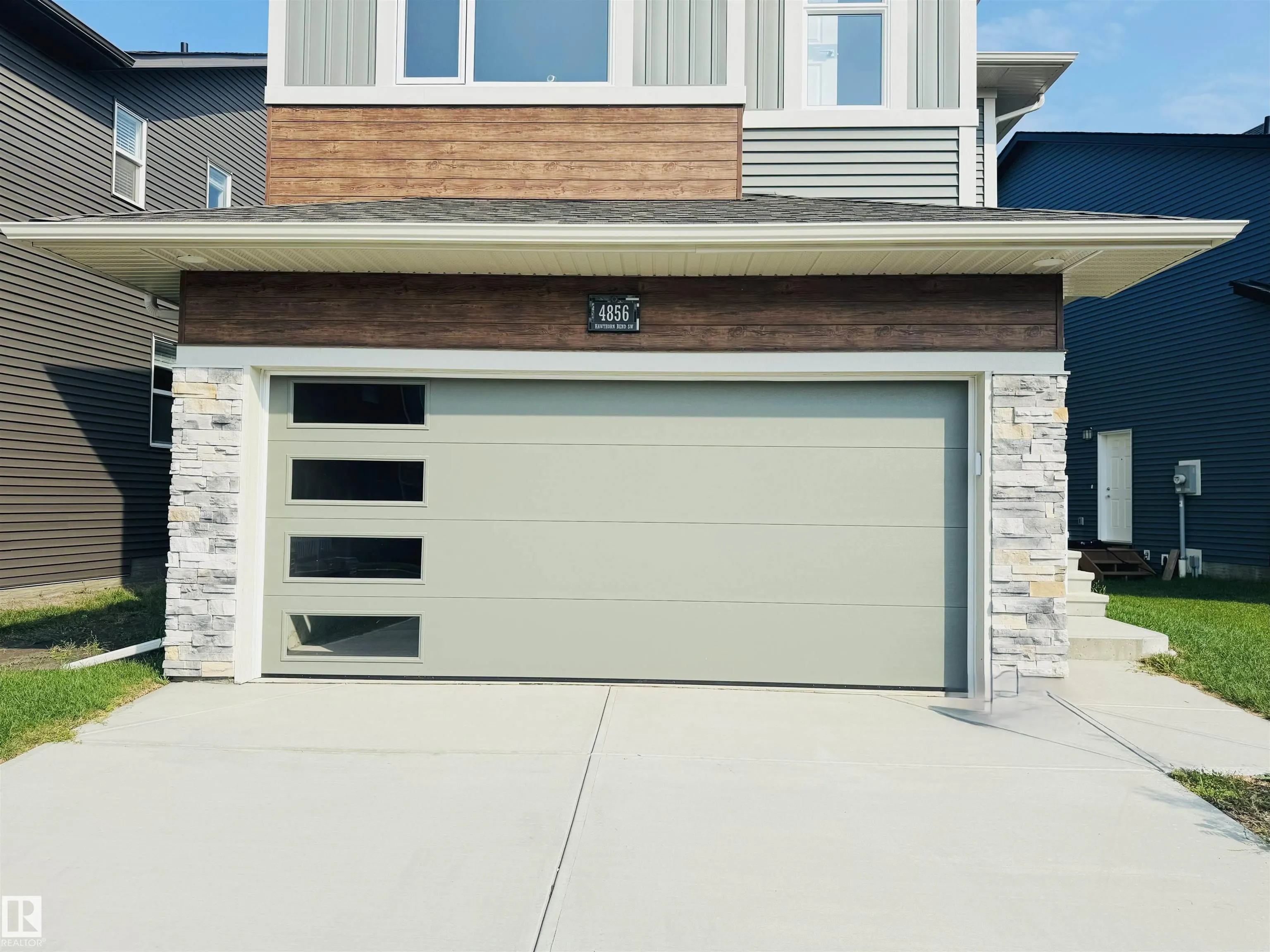 4856 HAWTHRON Bend