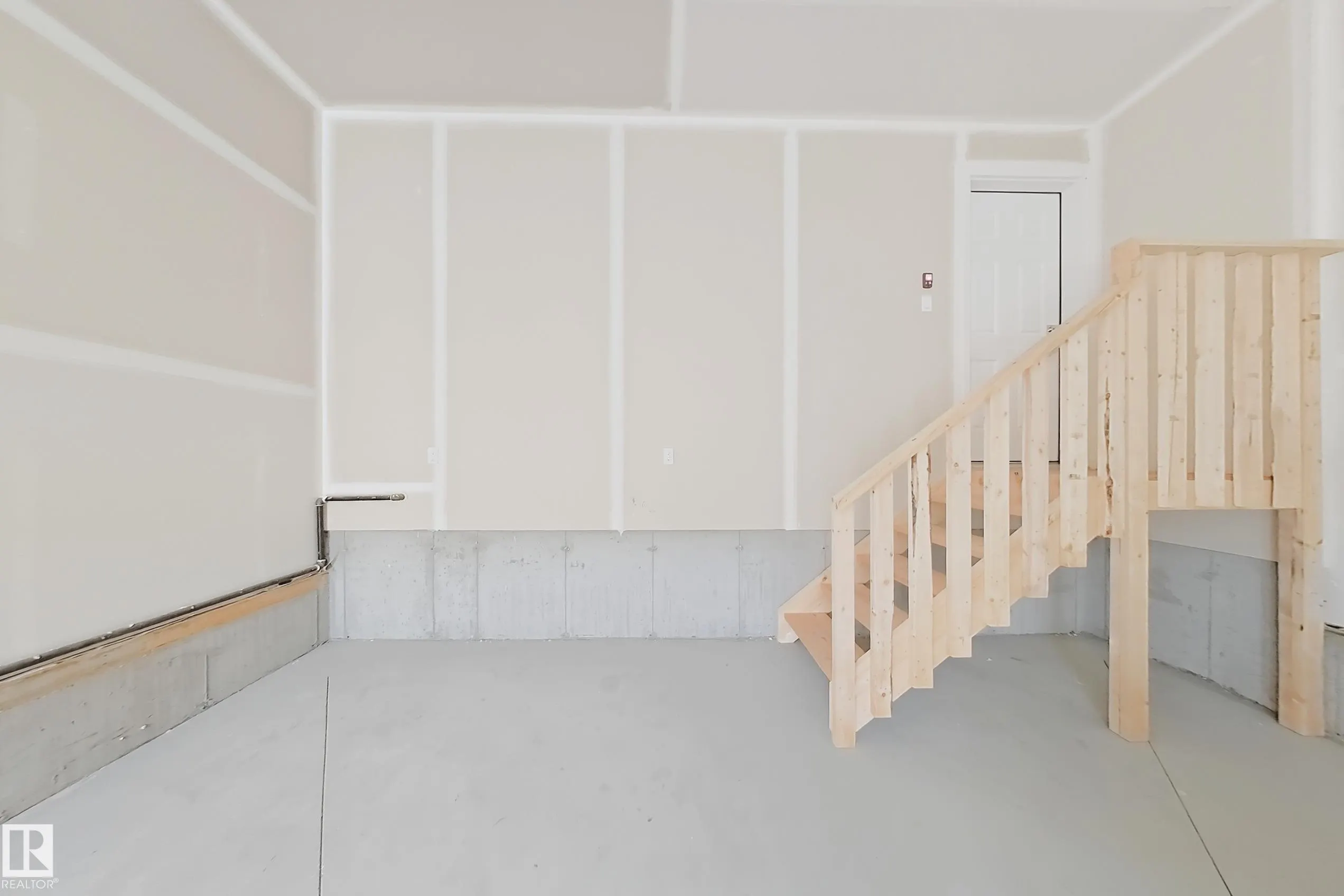 4856 HAWTHRON Bend