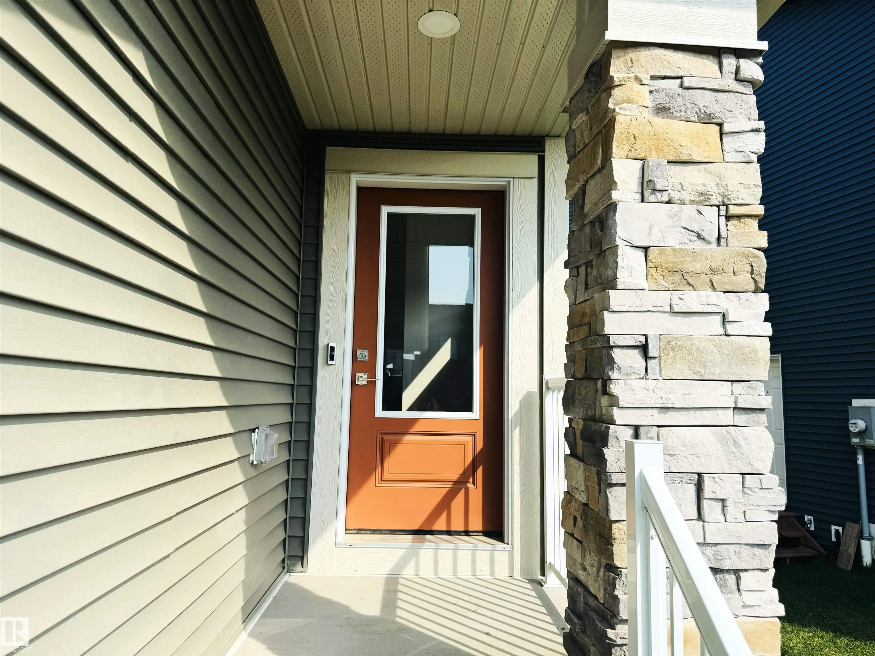 4856 HAWTHRON Bend