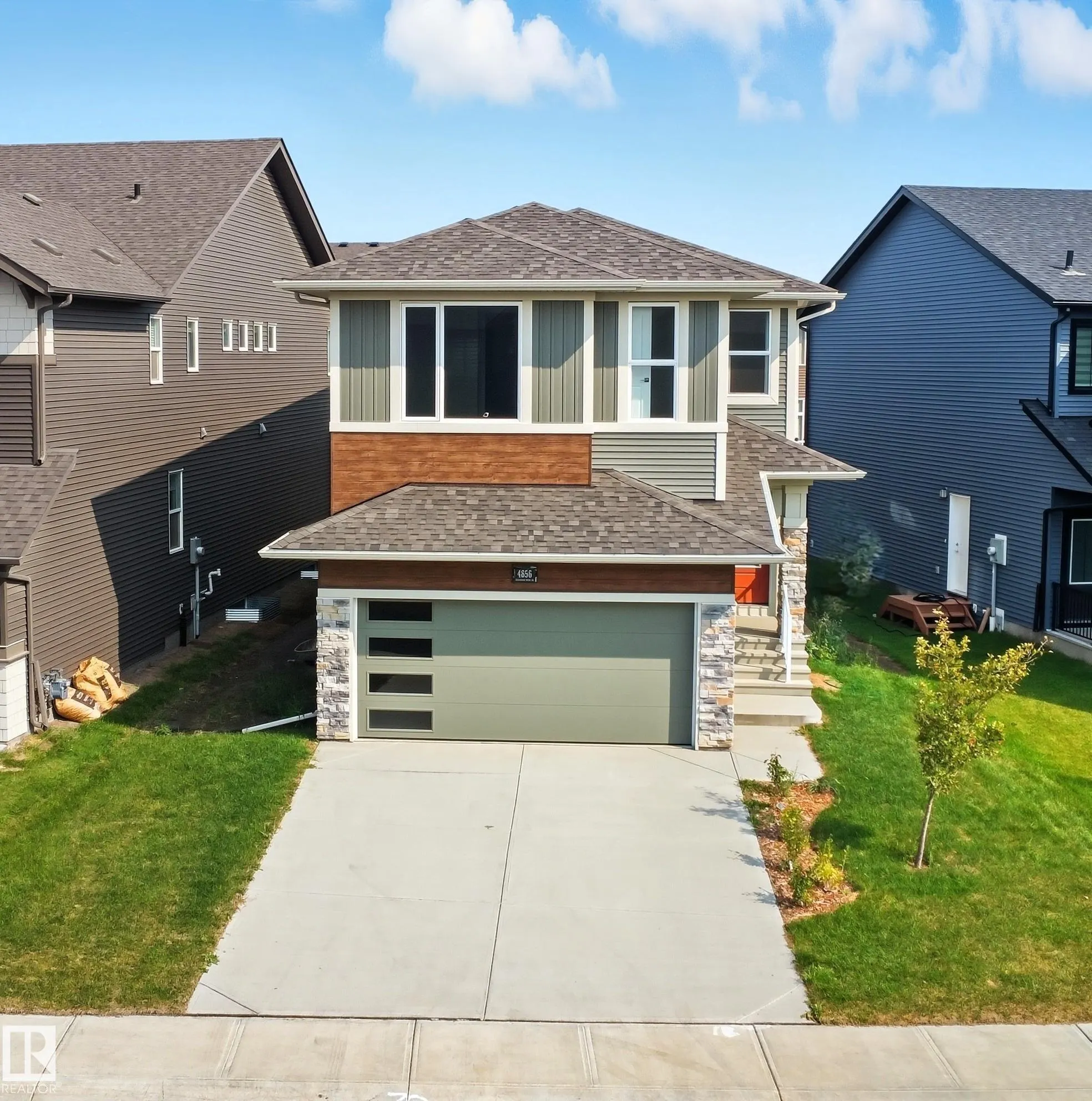 4856 HAWTHRON Bend
