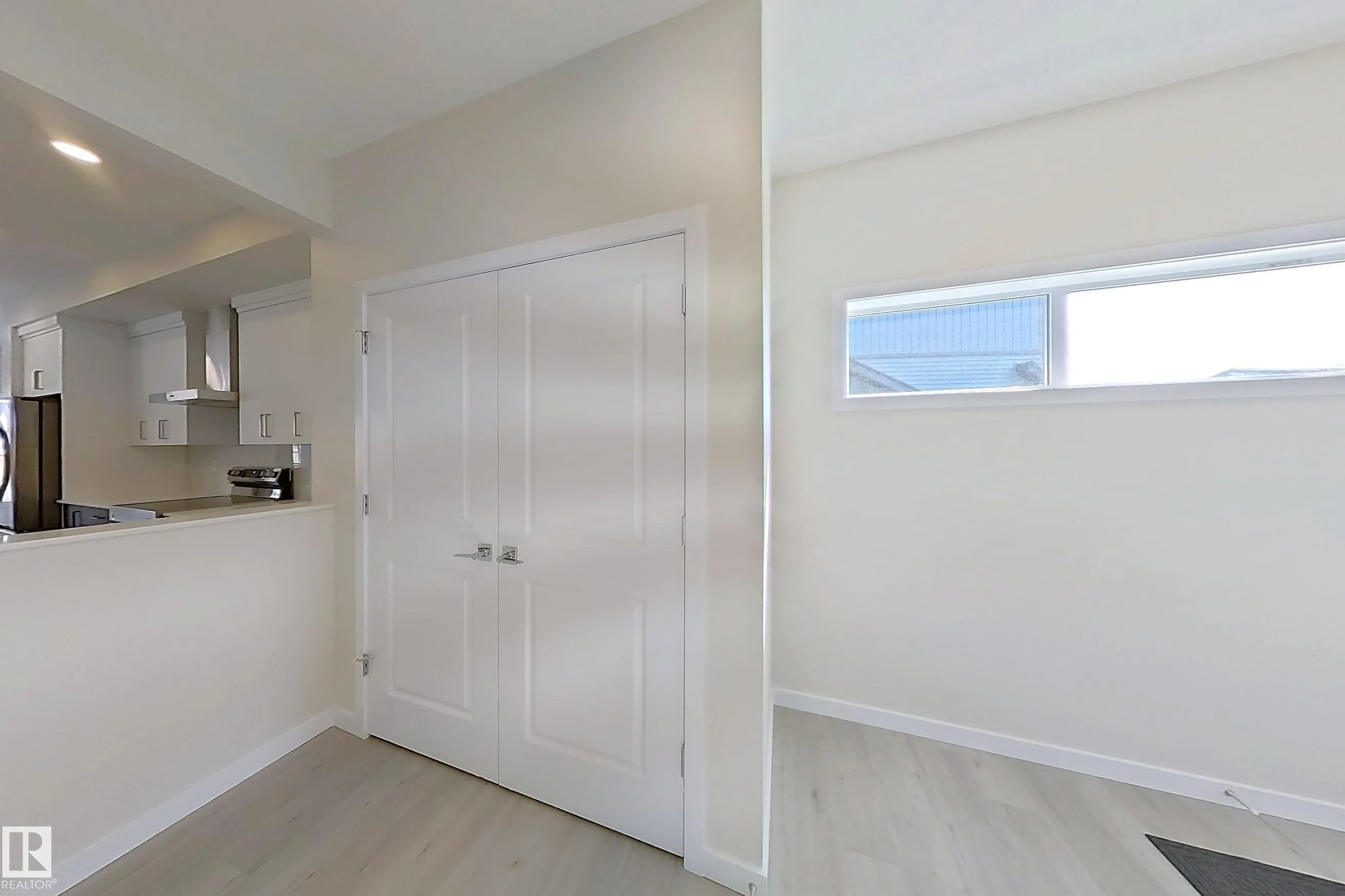 4856 HAWTHRON Bend