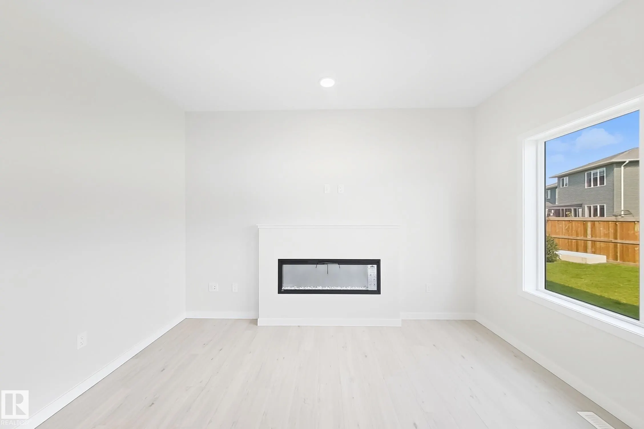 4856 HAWTHRON Bend