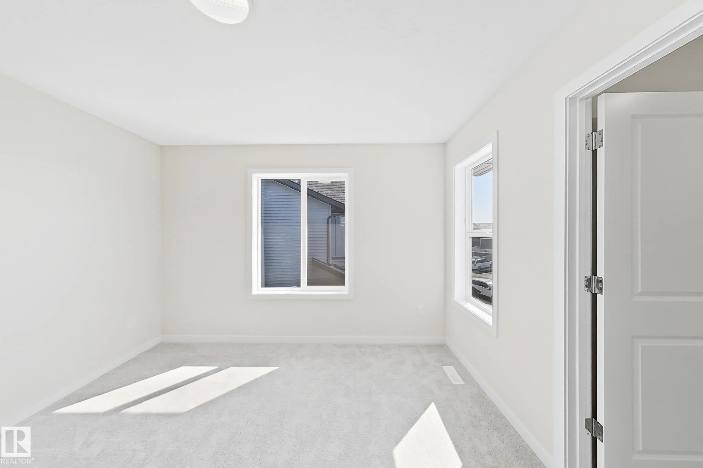4856 HAWTHRON Bend