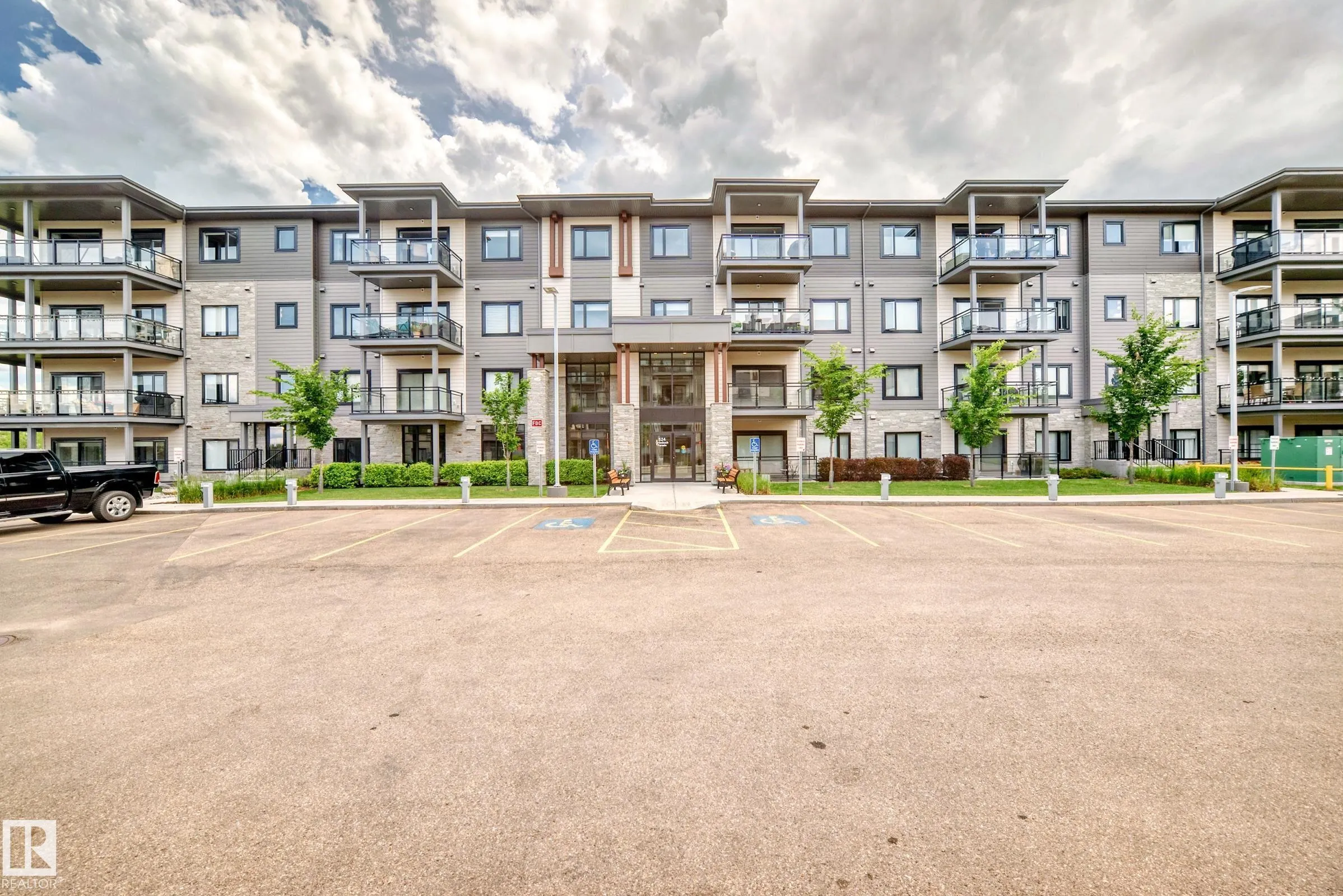 524 GRIESBACH Parade