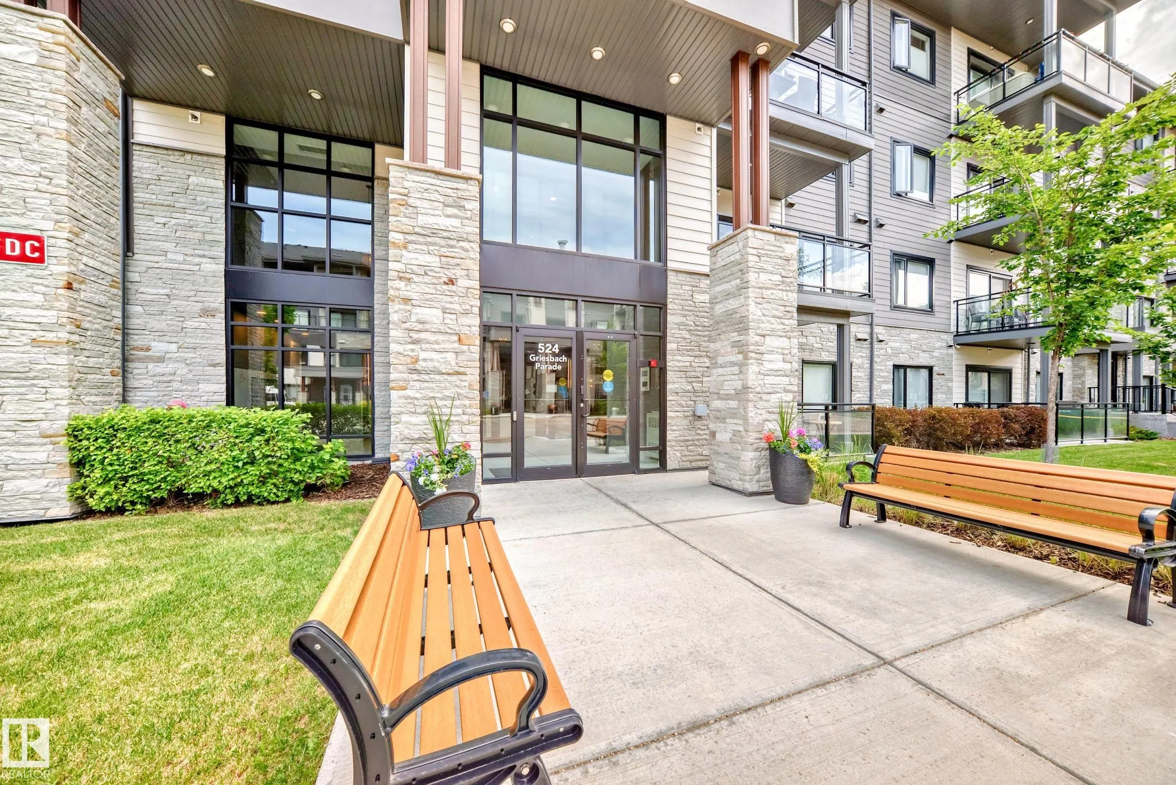 524 GRIESBACH Parade