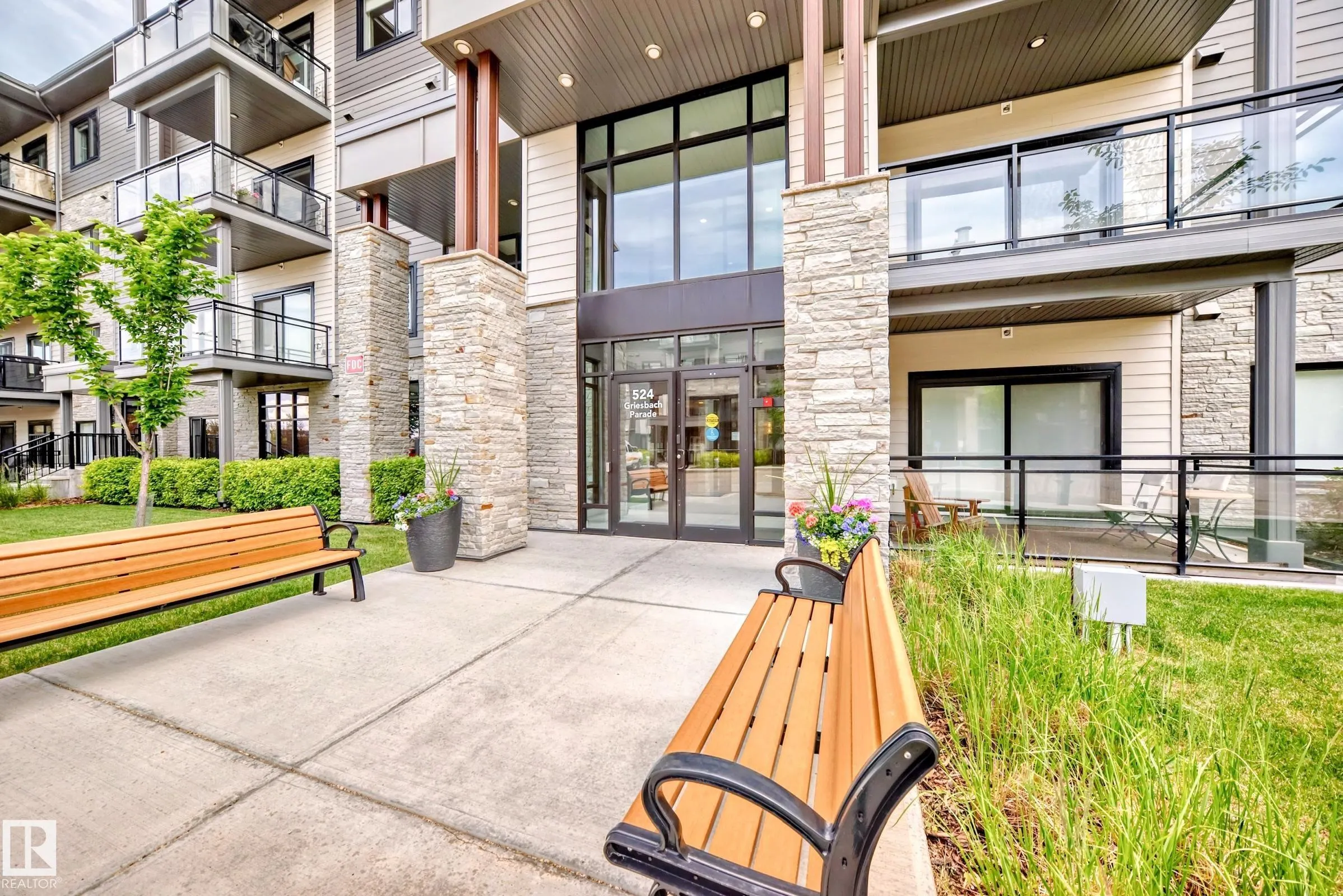 524 GRIESBACH Parade