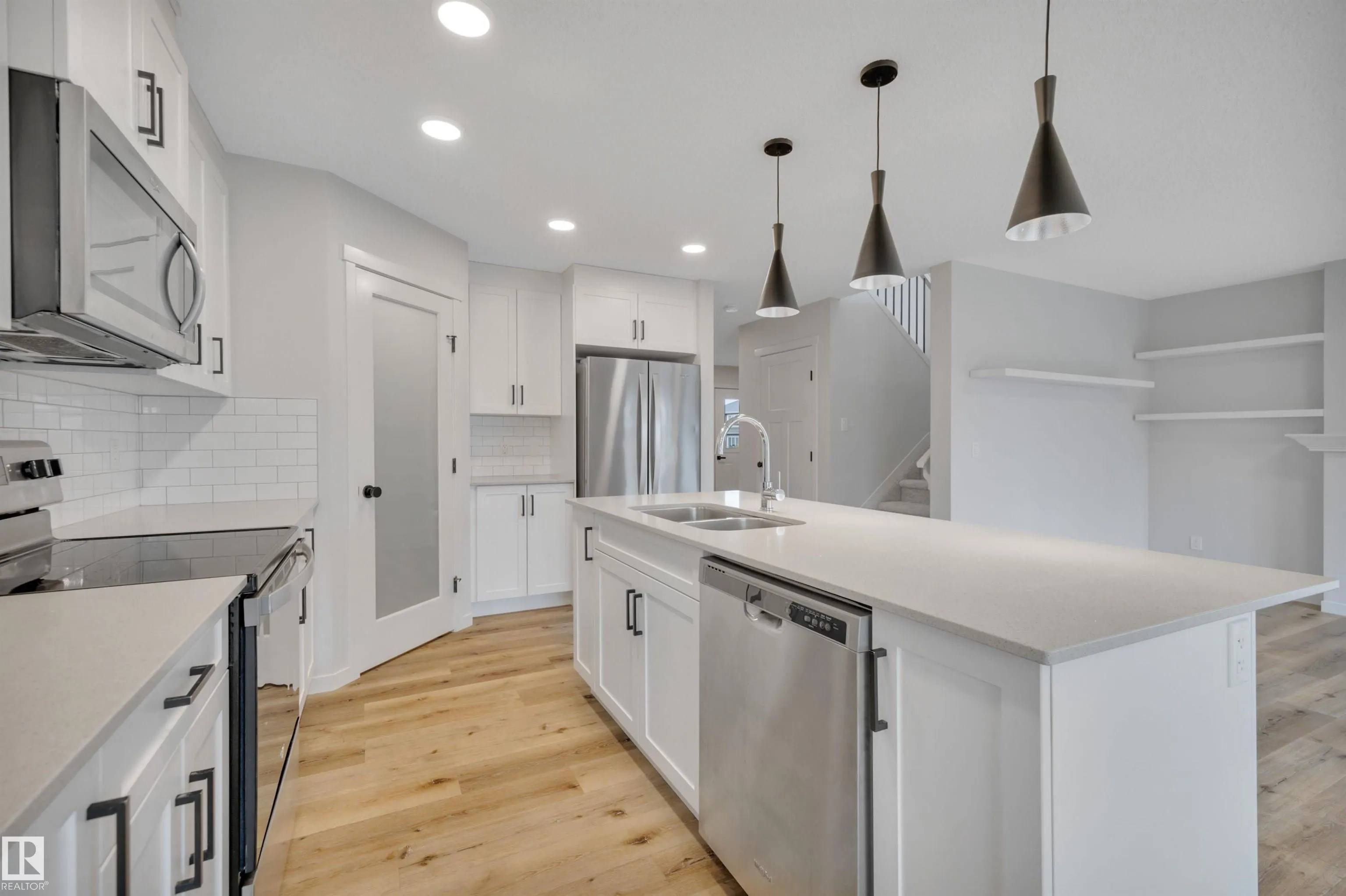 275 LARCH Crescent