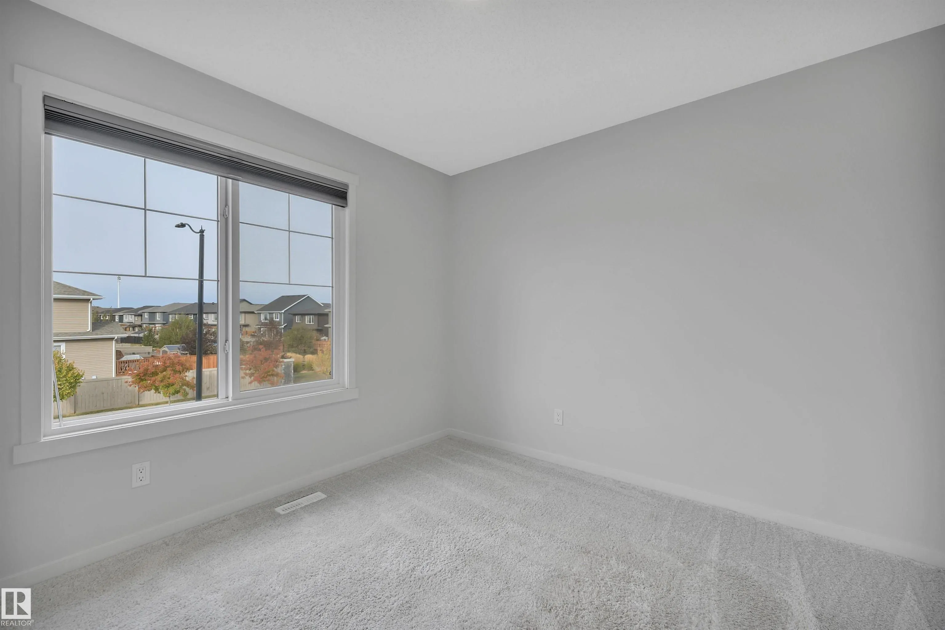 275 LARCH Crescent