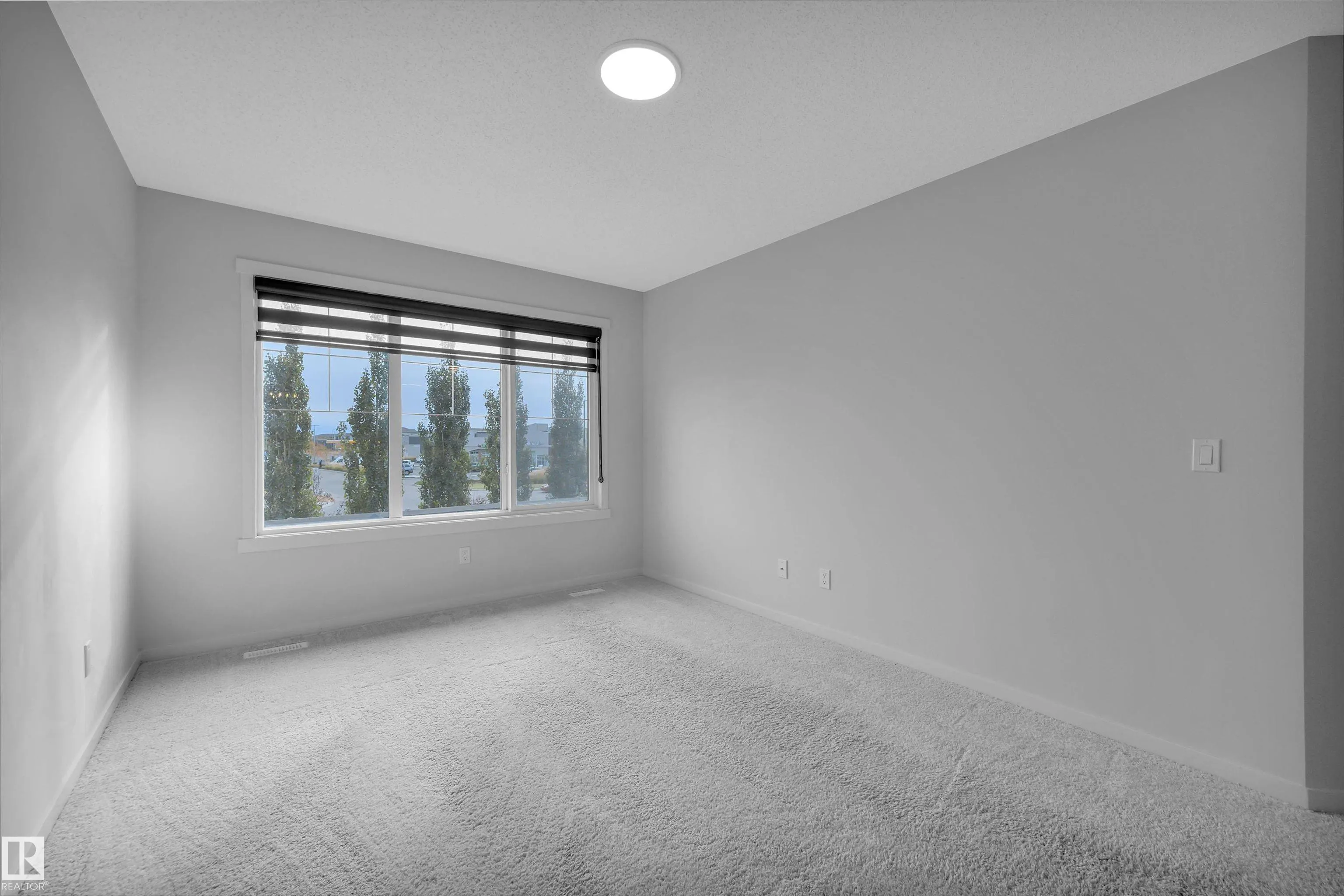 275 LARCH Crescent
