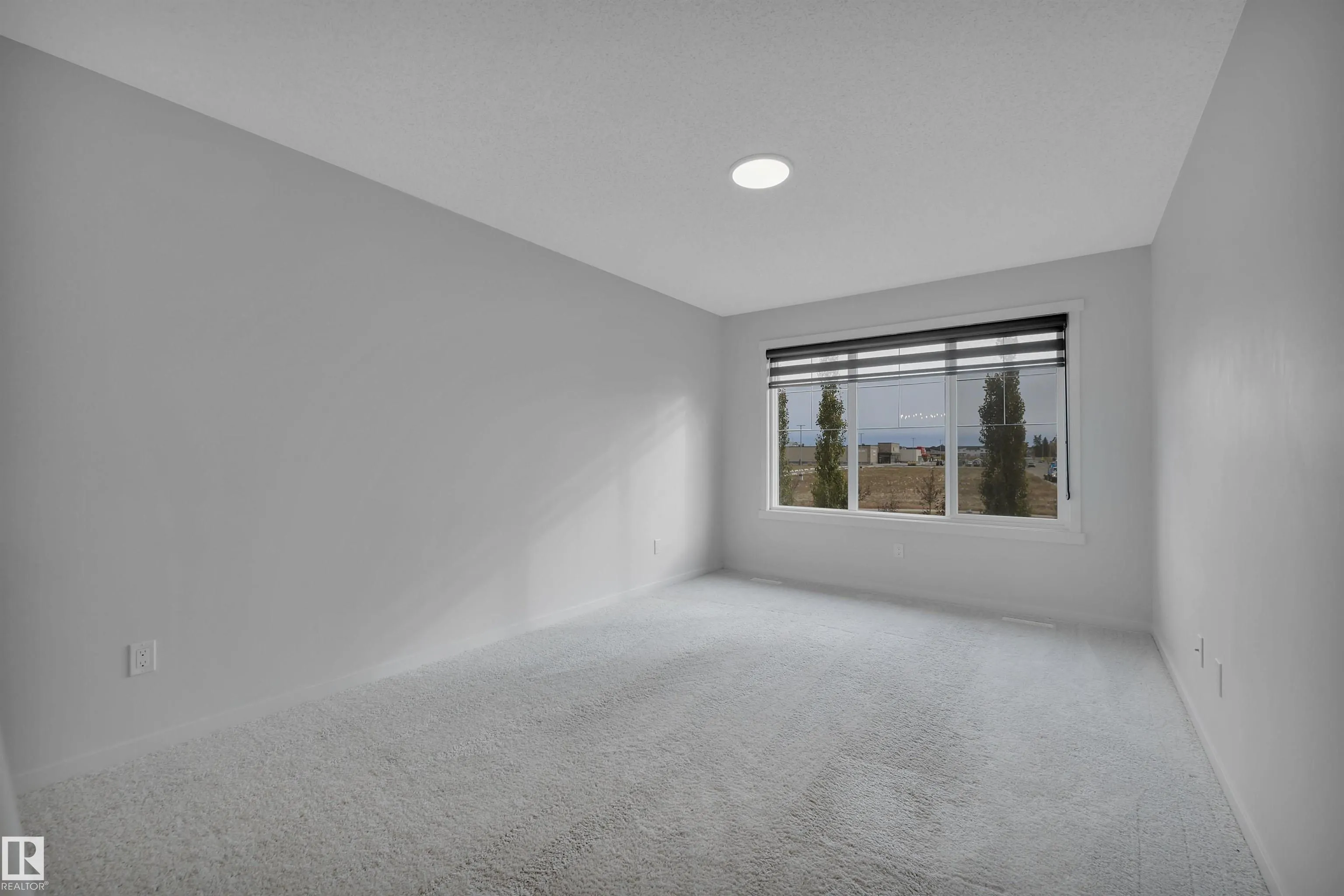 275 LARCH Crescent
