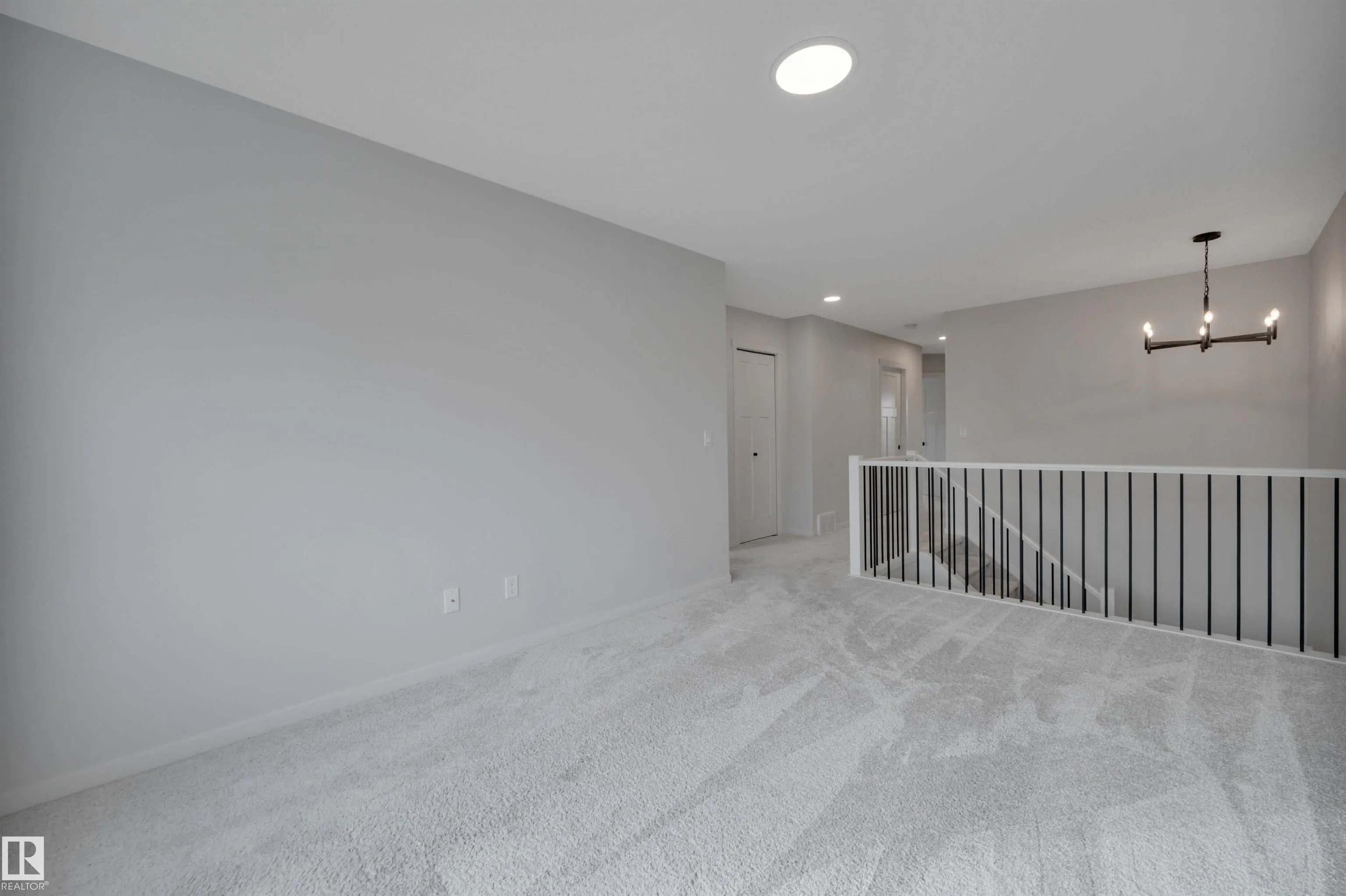 275 LARCH Crescent