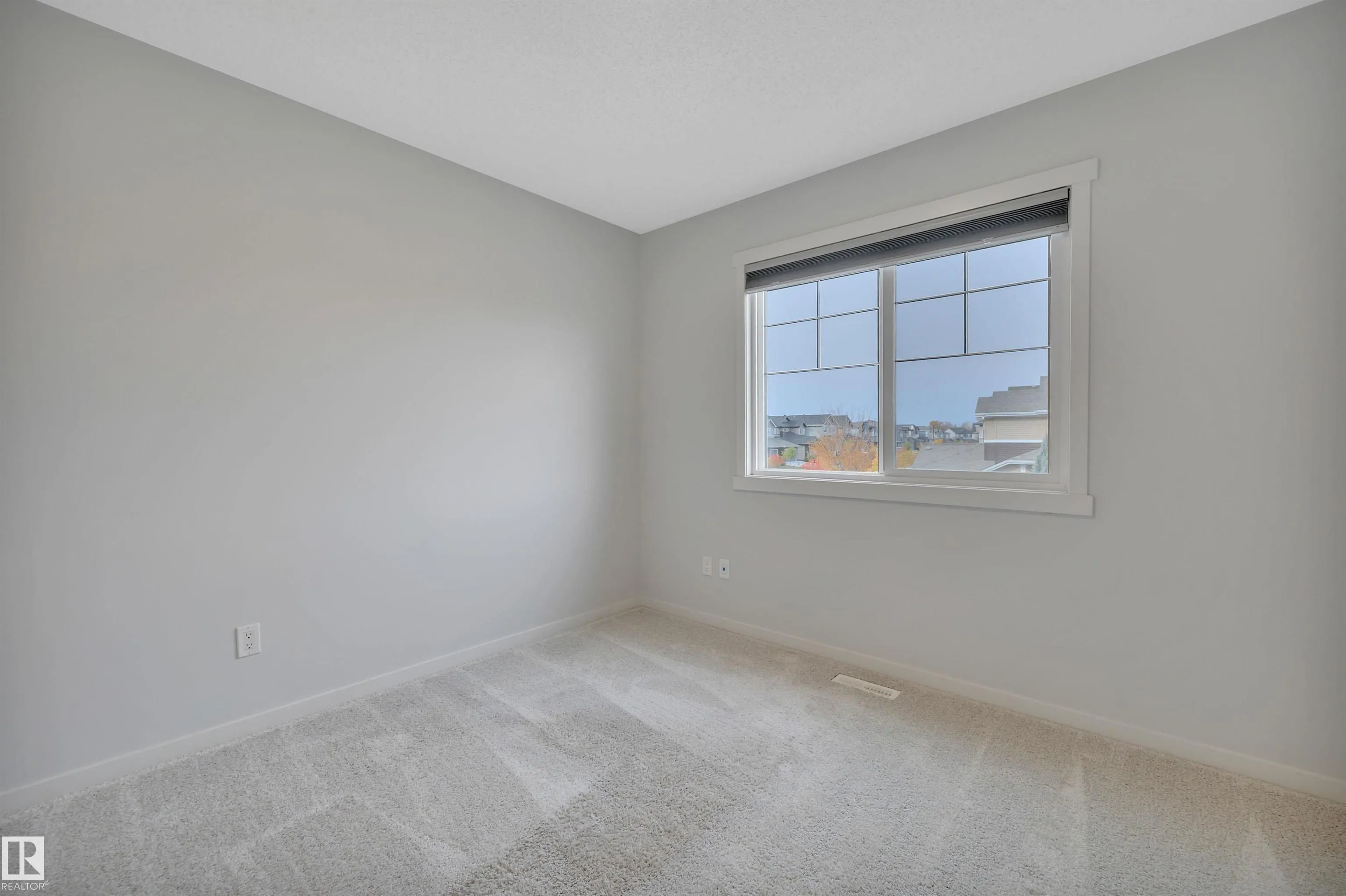 275 LARCH Crescent