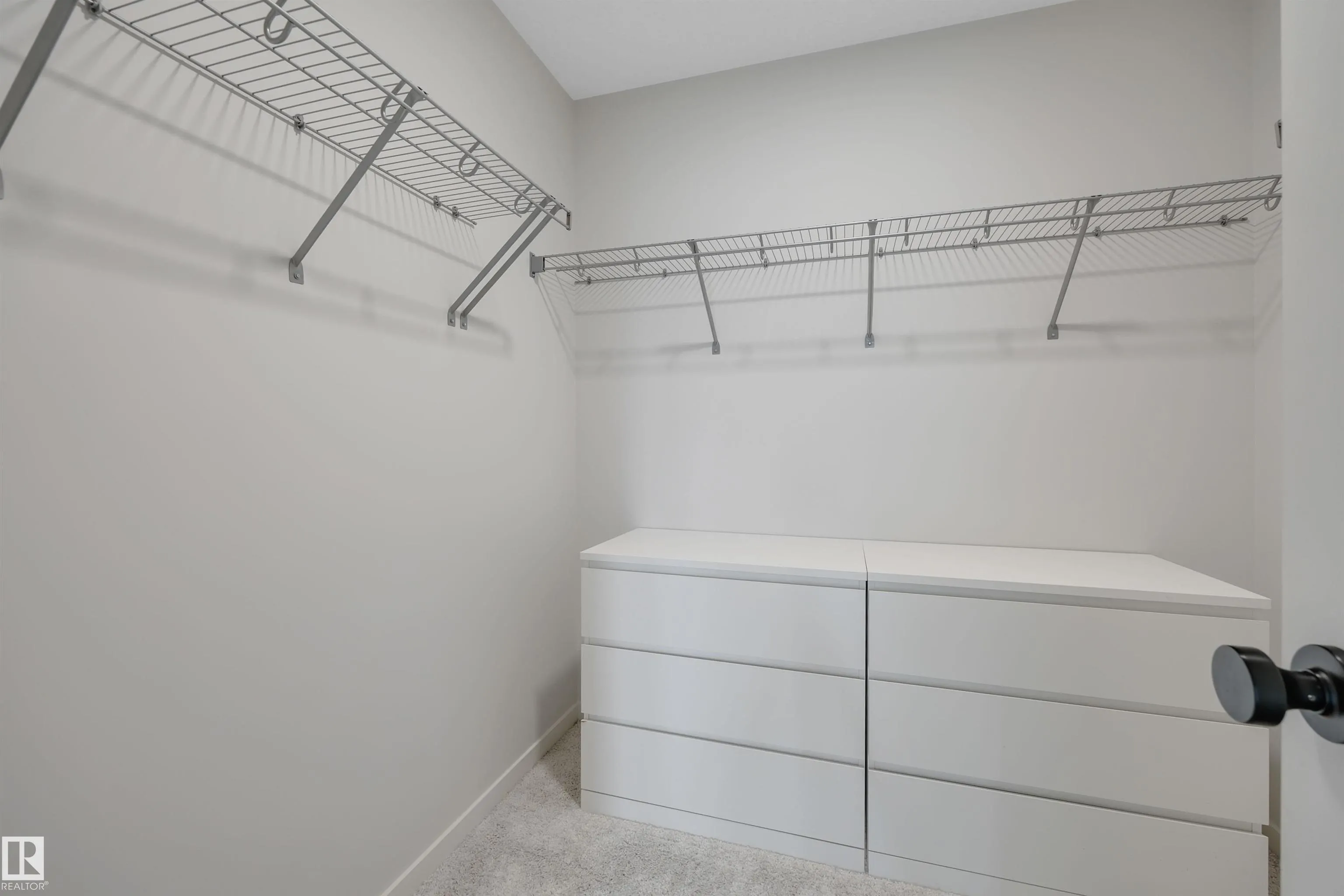 275 LARCH Crescent