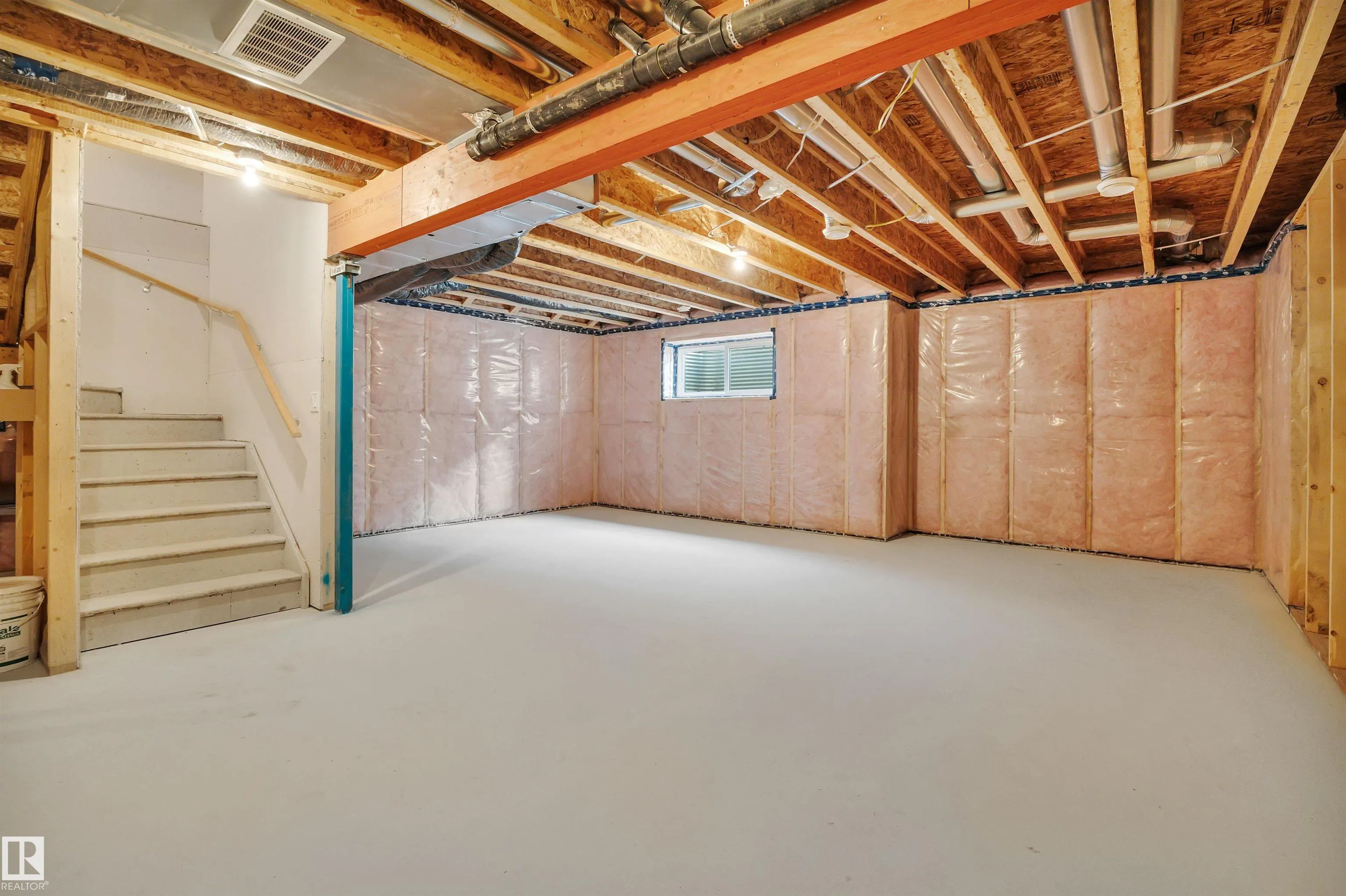 275 LARCH Crescent