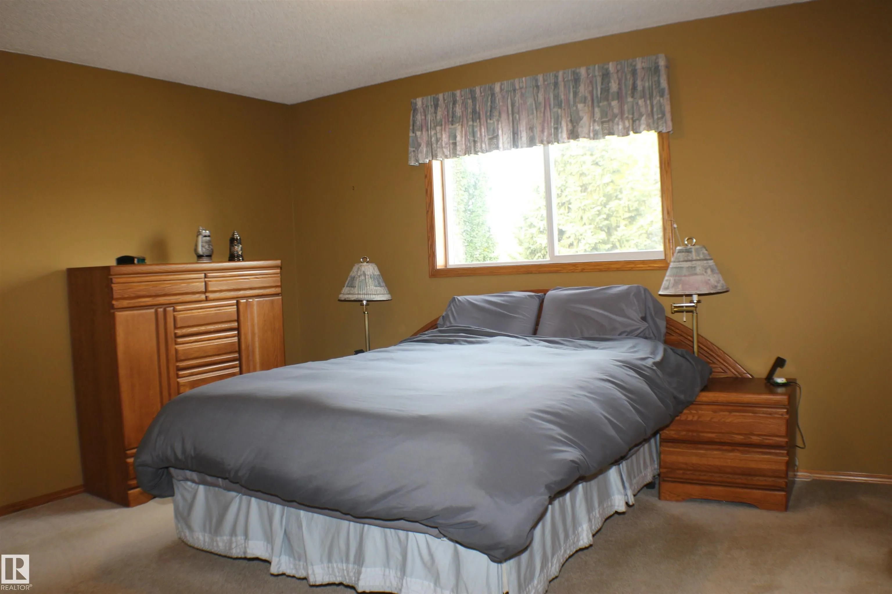 11 ESCADA Close