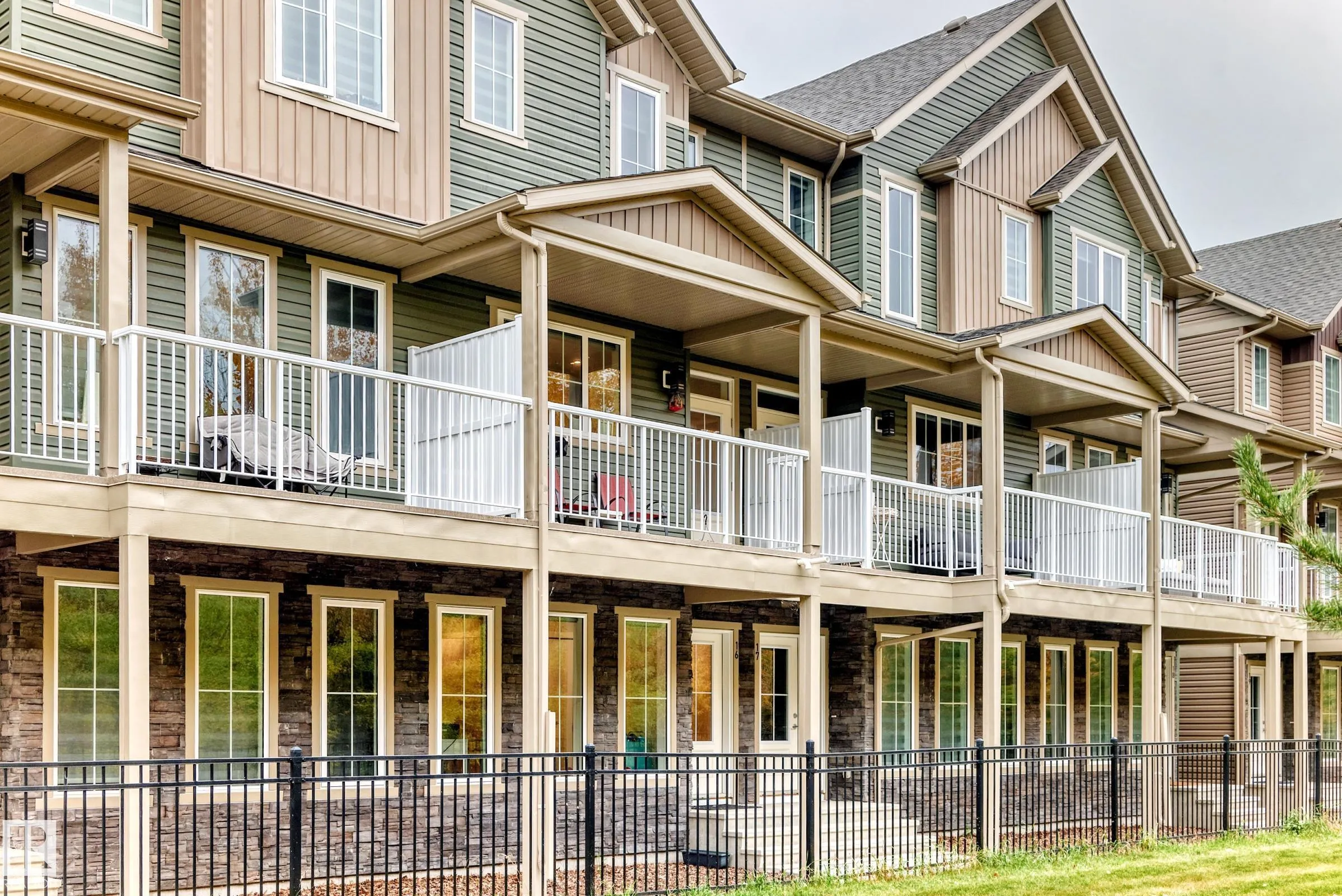 1051 GRAYDON HILL Boulevard