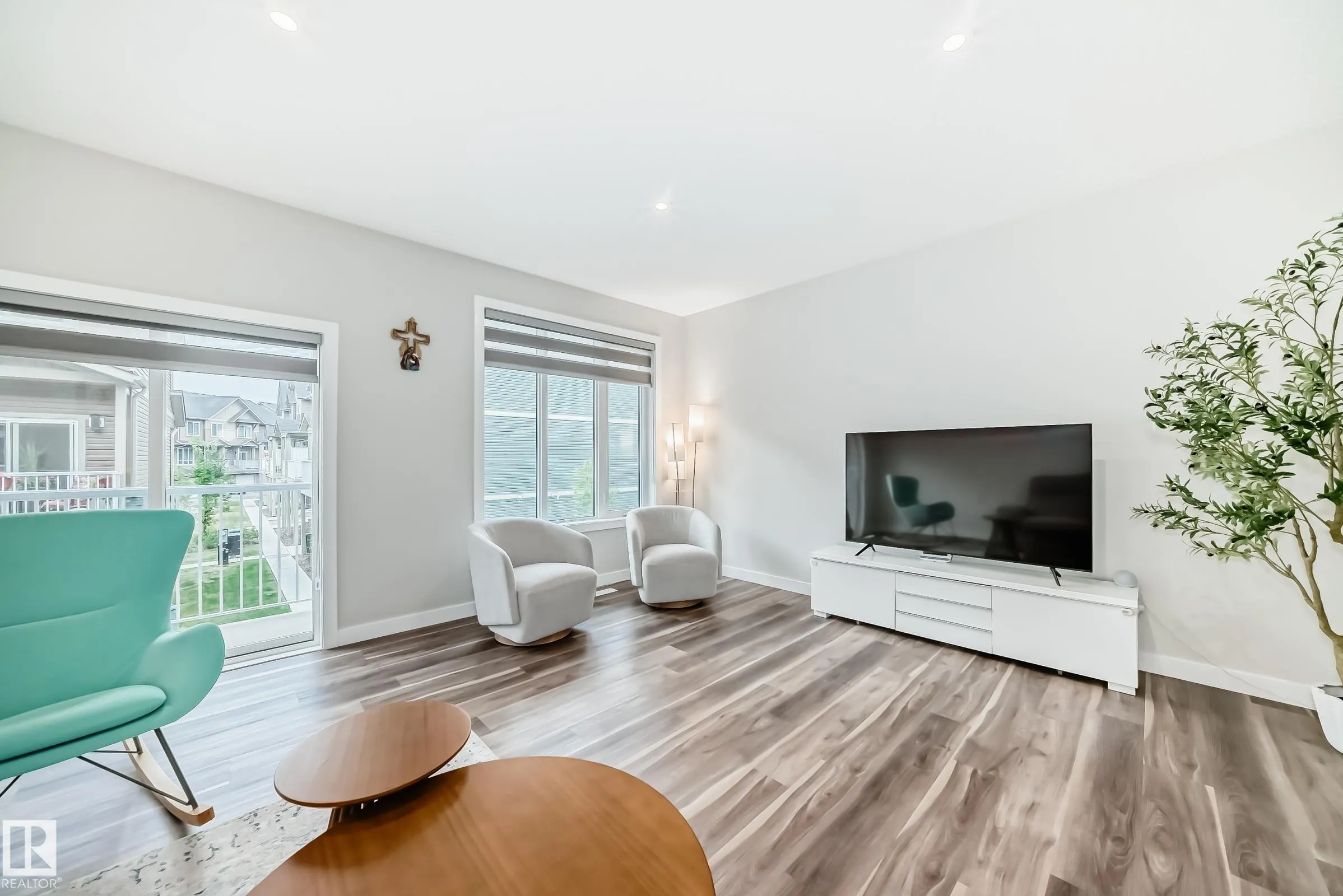 1051 GRAYDON HILL Boulevard