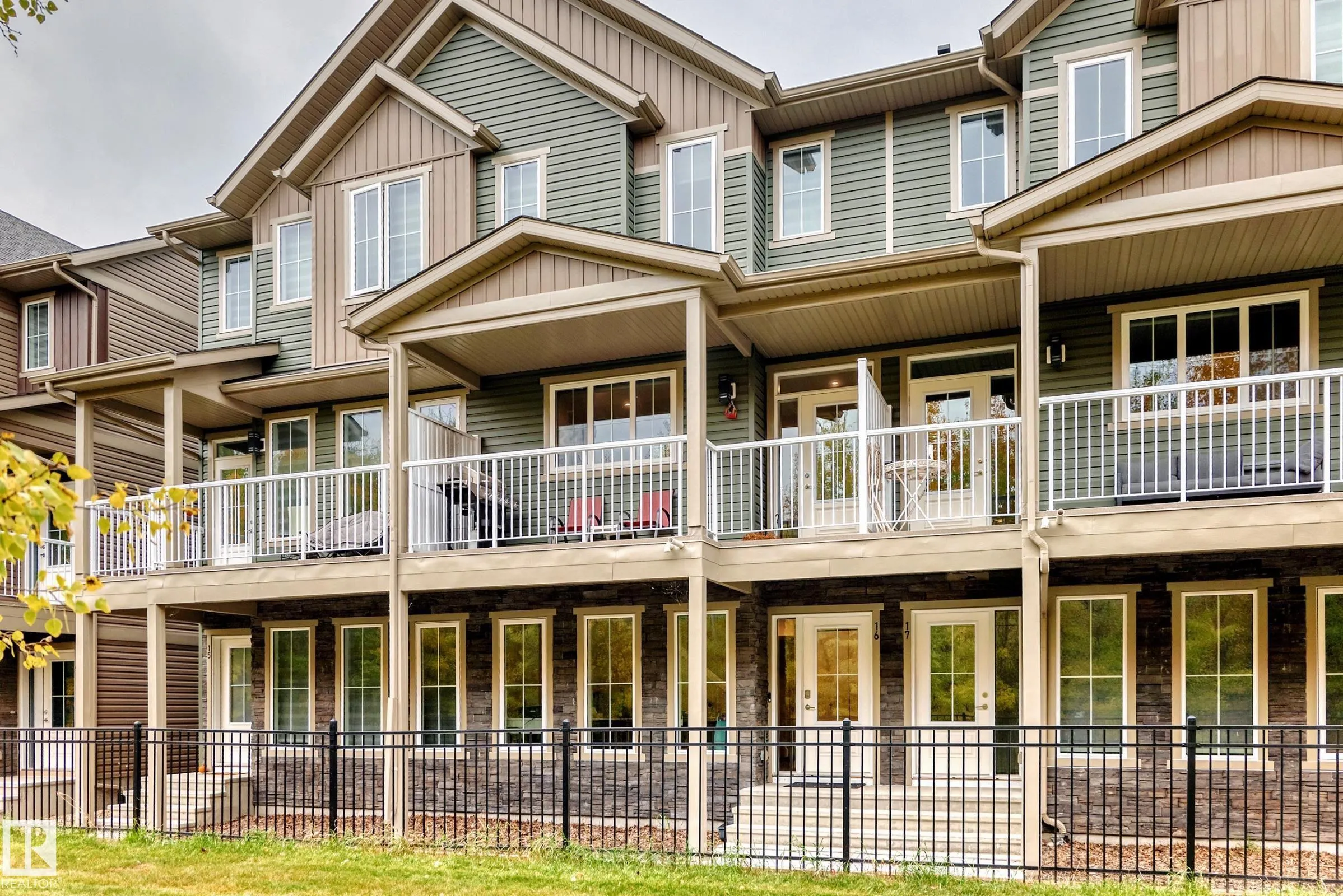 1051 GRAYDON HILL Boulevard