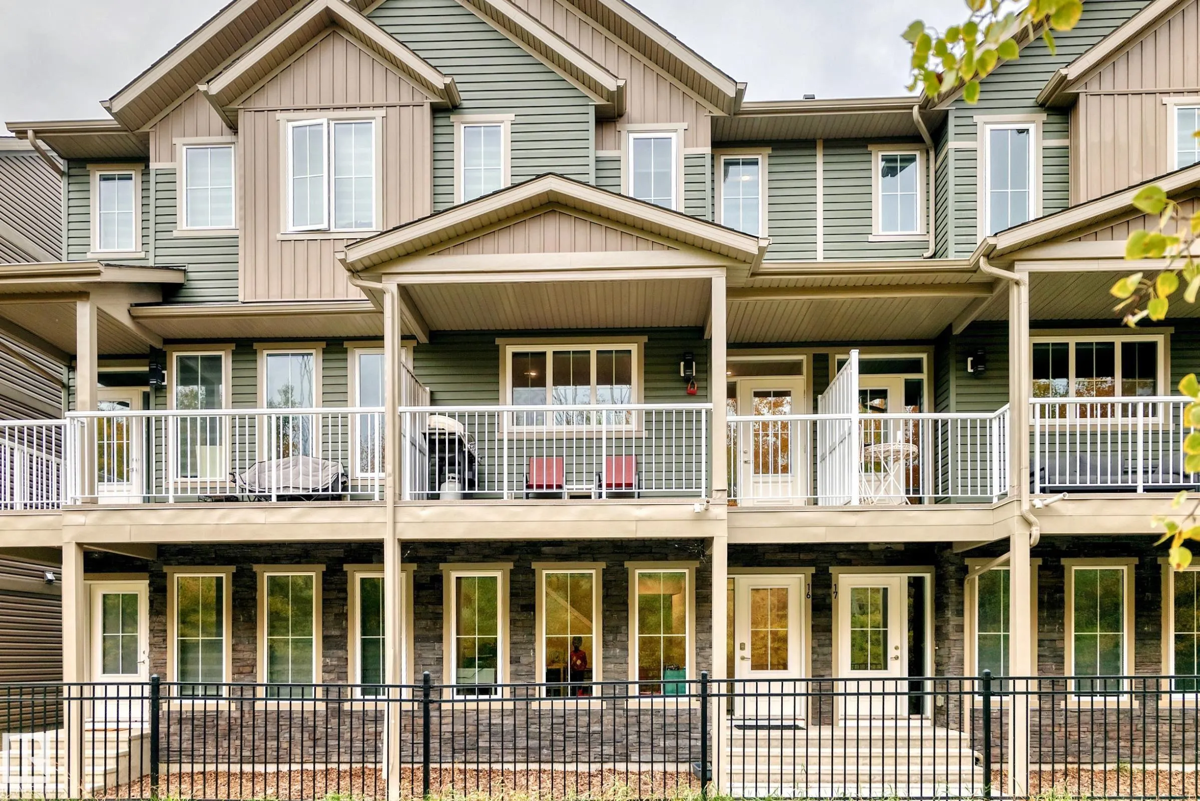 1051 GRAYDON HILL Boulevard